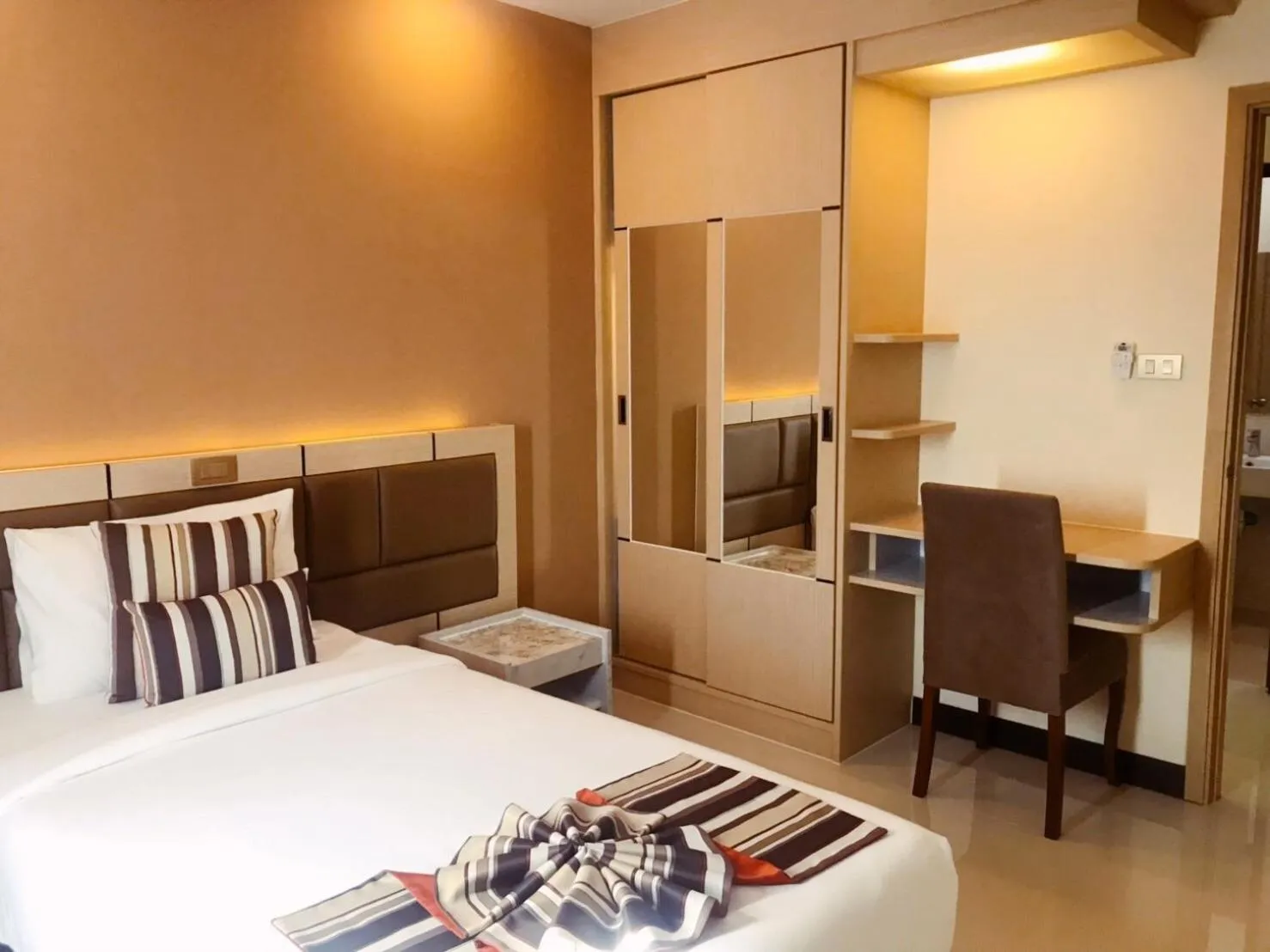 Bed in Taragrand Donmuang Airport Hotel