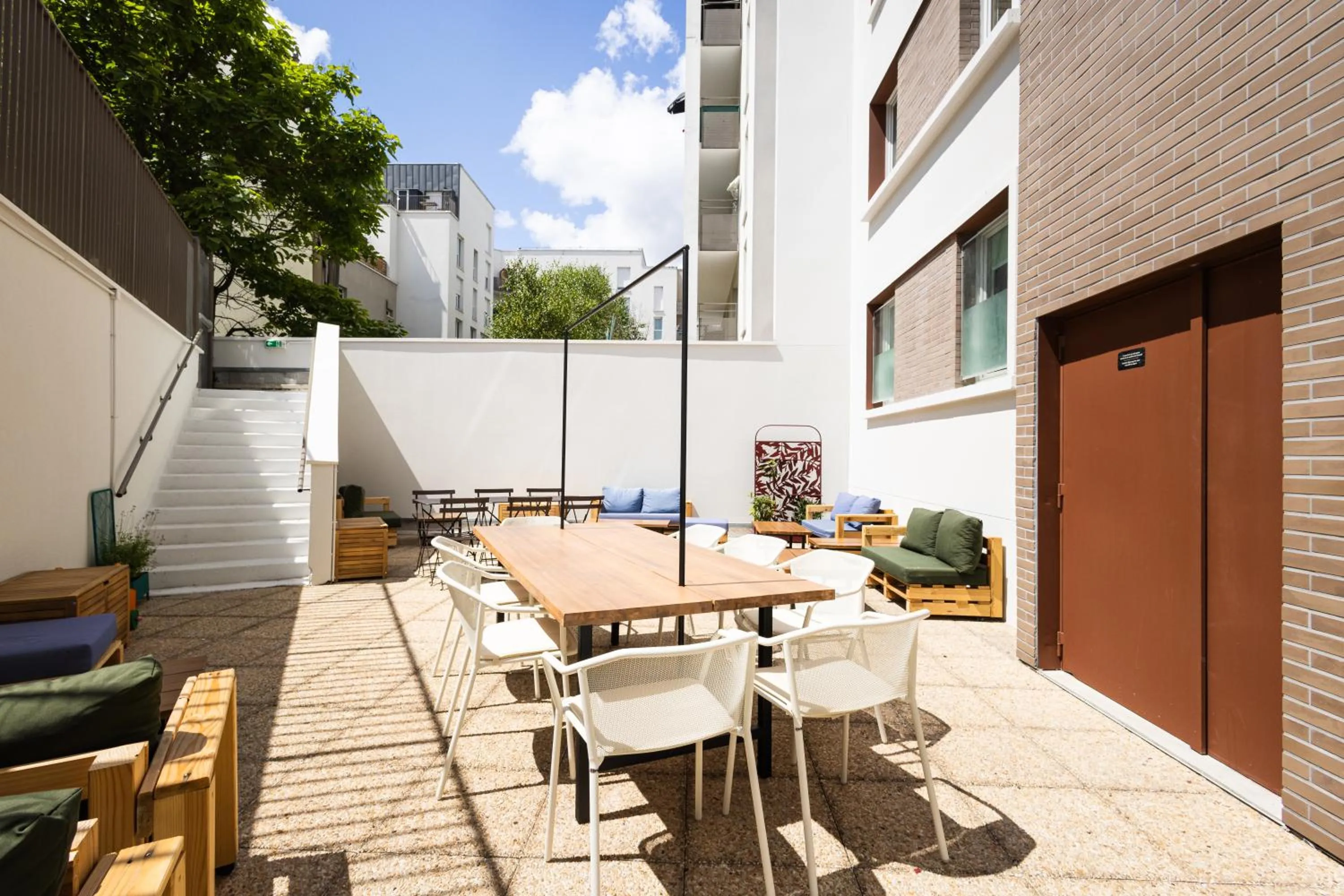 Balcony/Terrace in ibis budget Nanterre la Defense