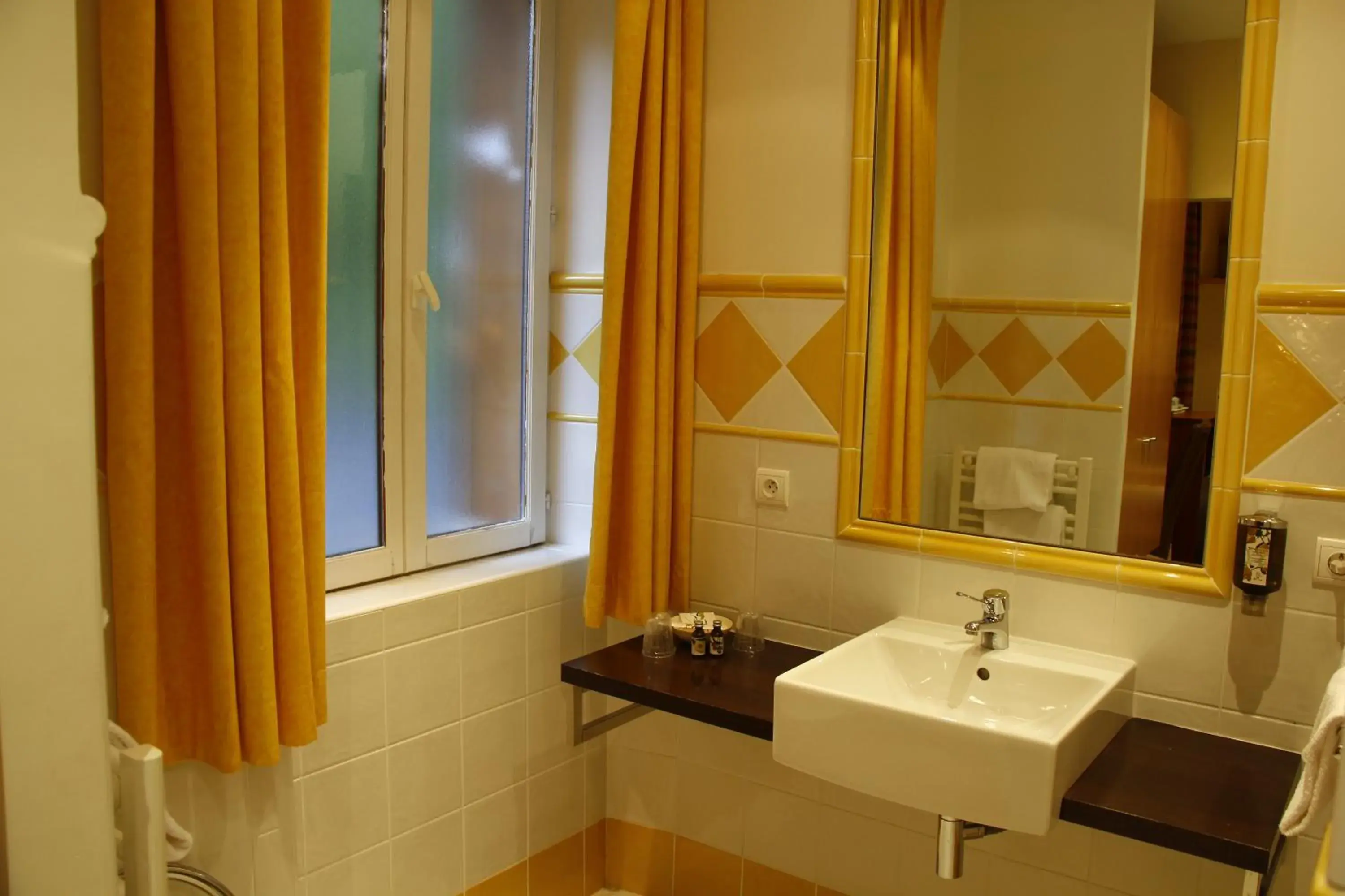 Superior Double Room - Forest Side in Hotel des Marquisats Superior Double Room - Forest Side in Hotel des Marquisats