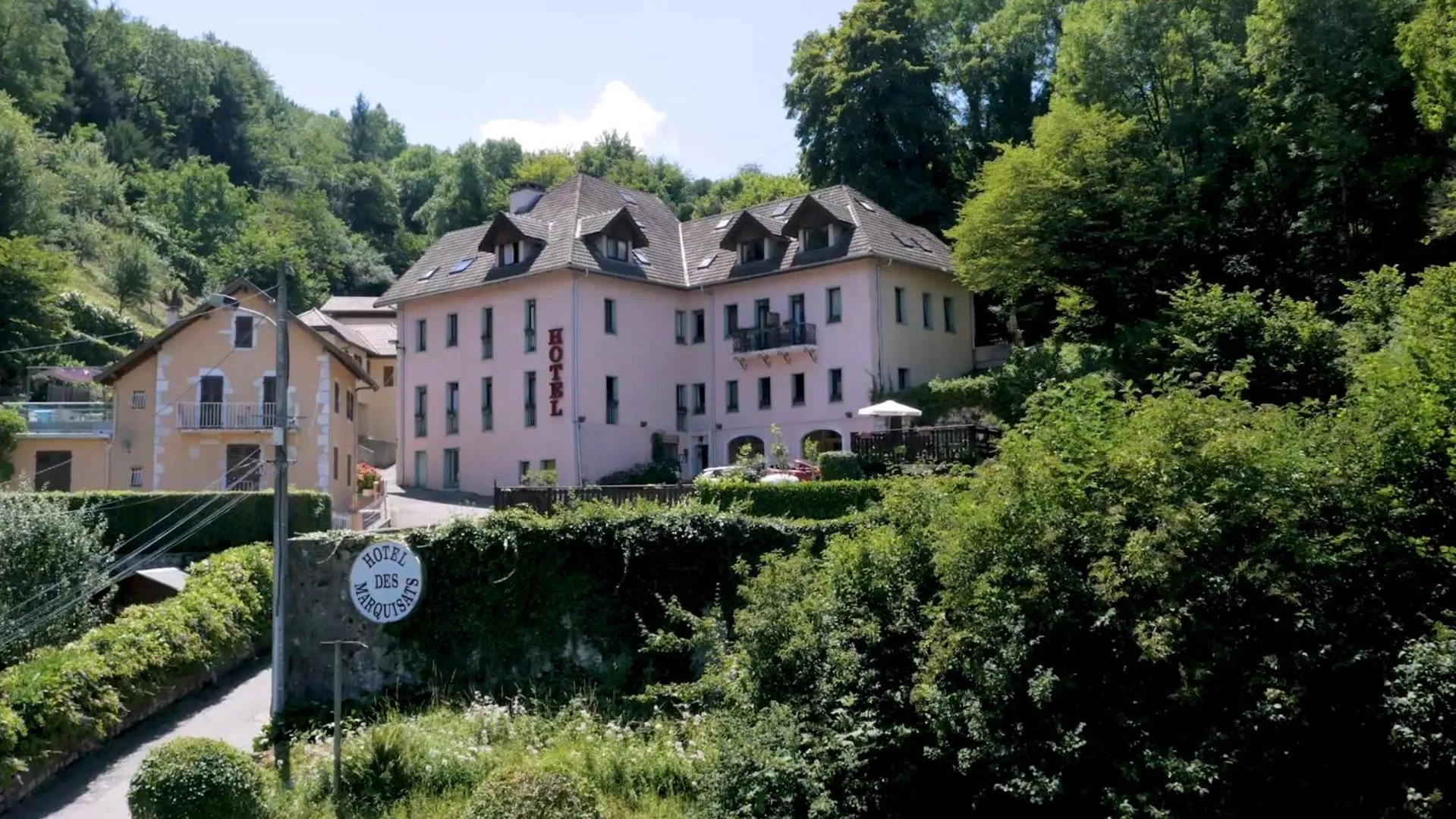 Property building in Hotel des Marquisats