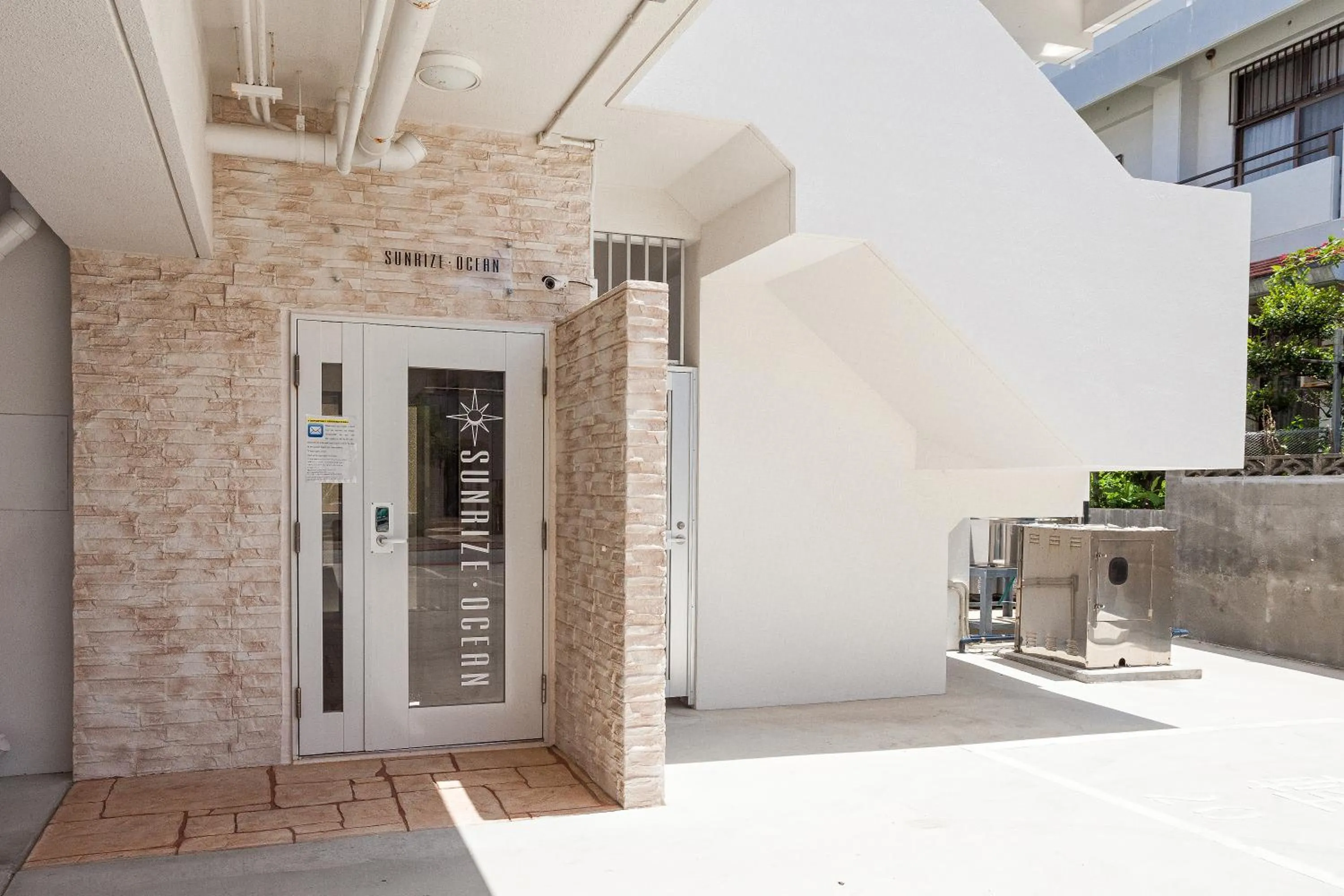 Facade/entrance in Yonabaru Hotel SUNRIZE OCEAN