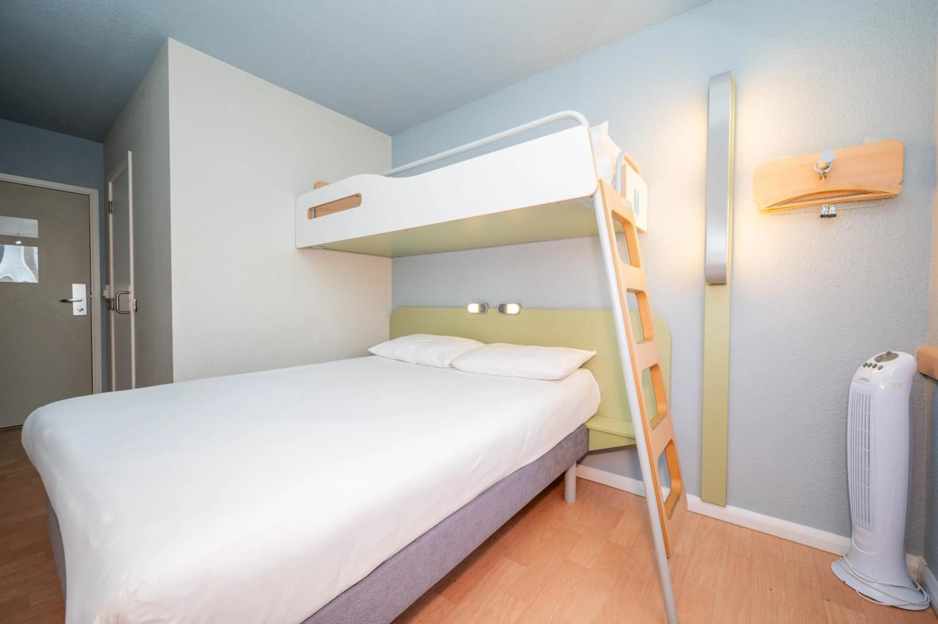 Bed in ibis budget London Barking