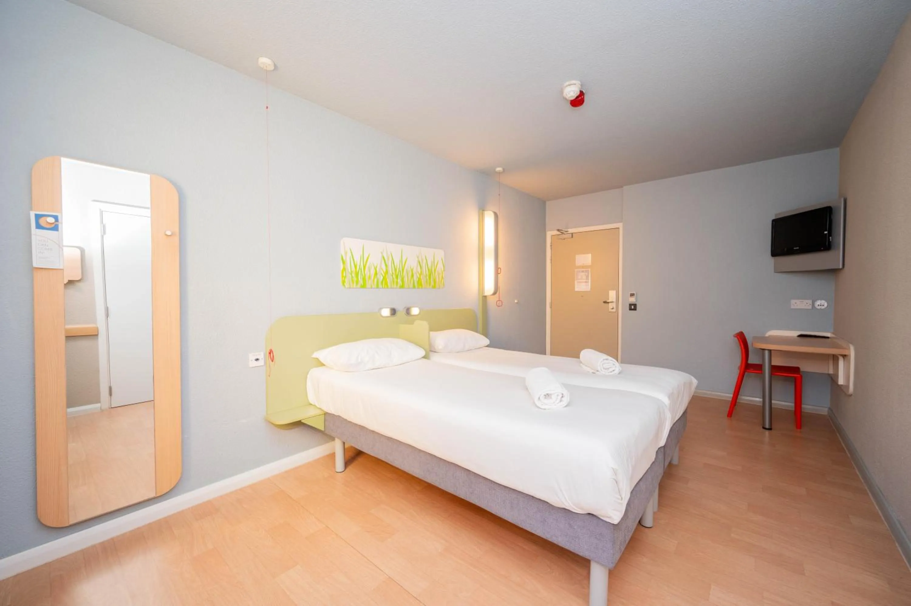 Bed in ibis budget London Barking