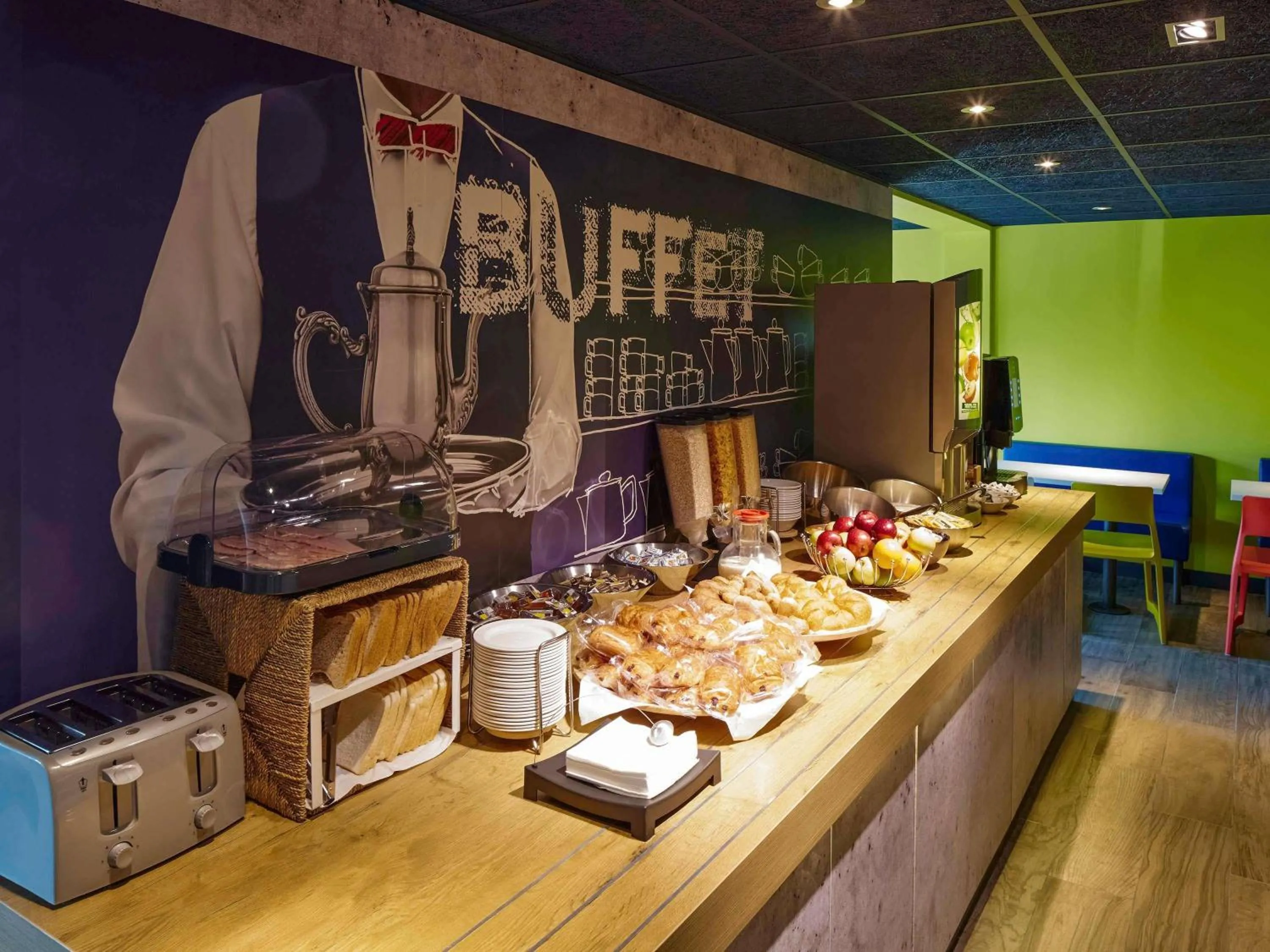 Breakfast in ibis budget London Barking