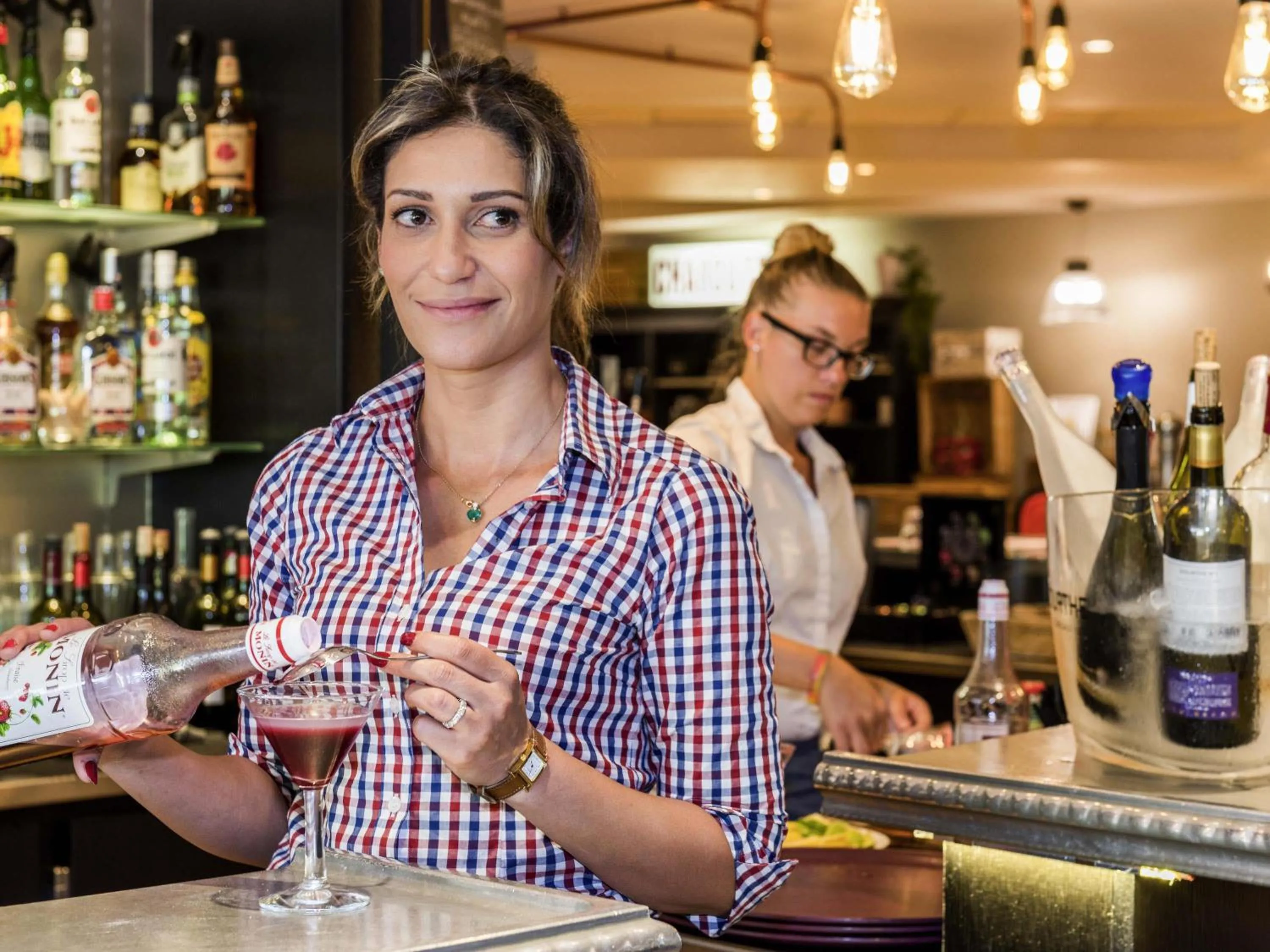 Lounge or bar in Mercure Paris Roissy CDG