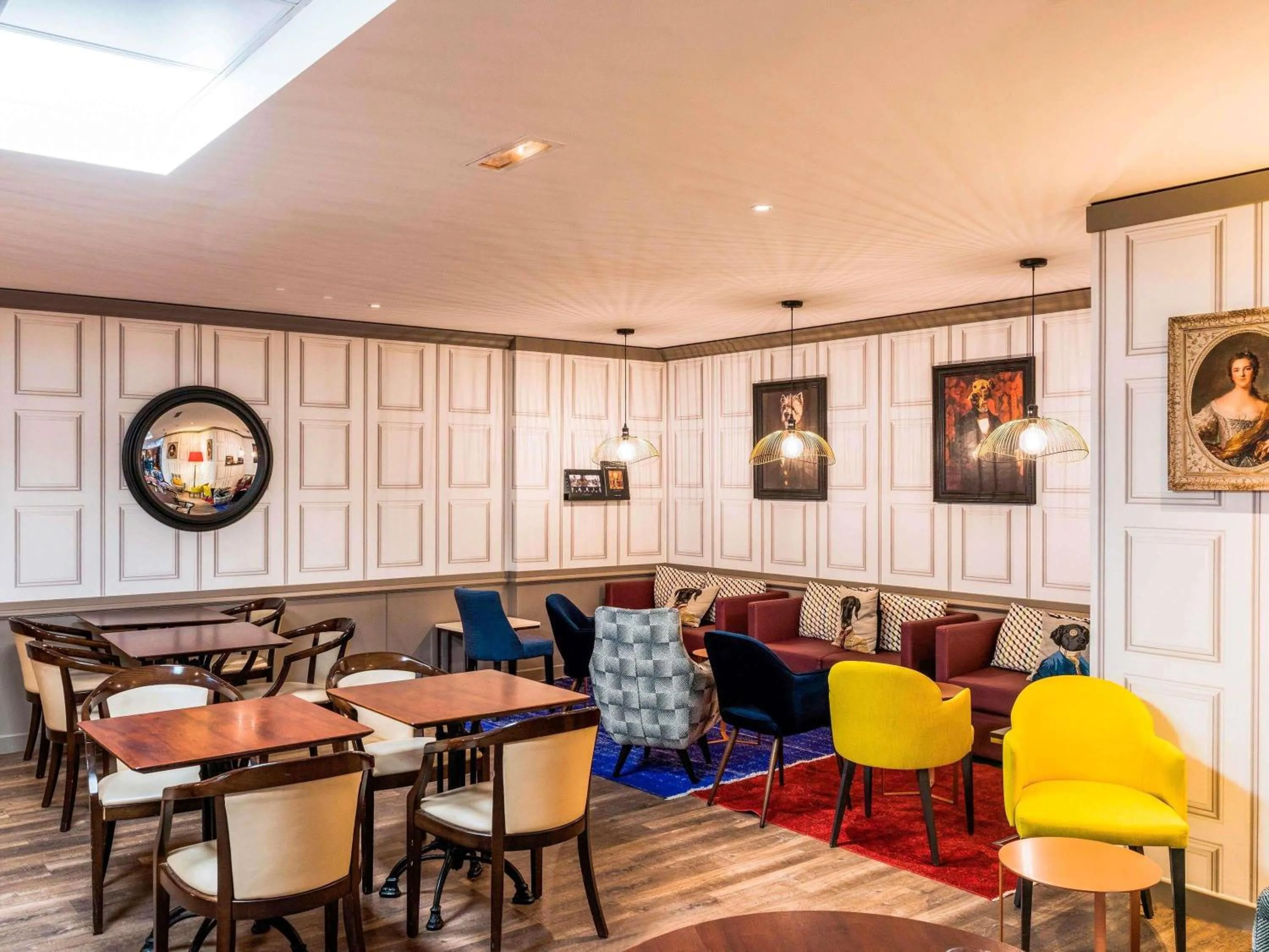 Restaurant/places to eat in Mercure Paris Roissy CDG