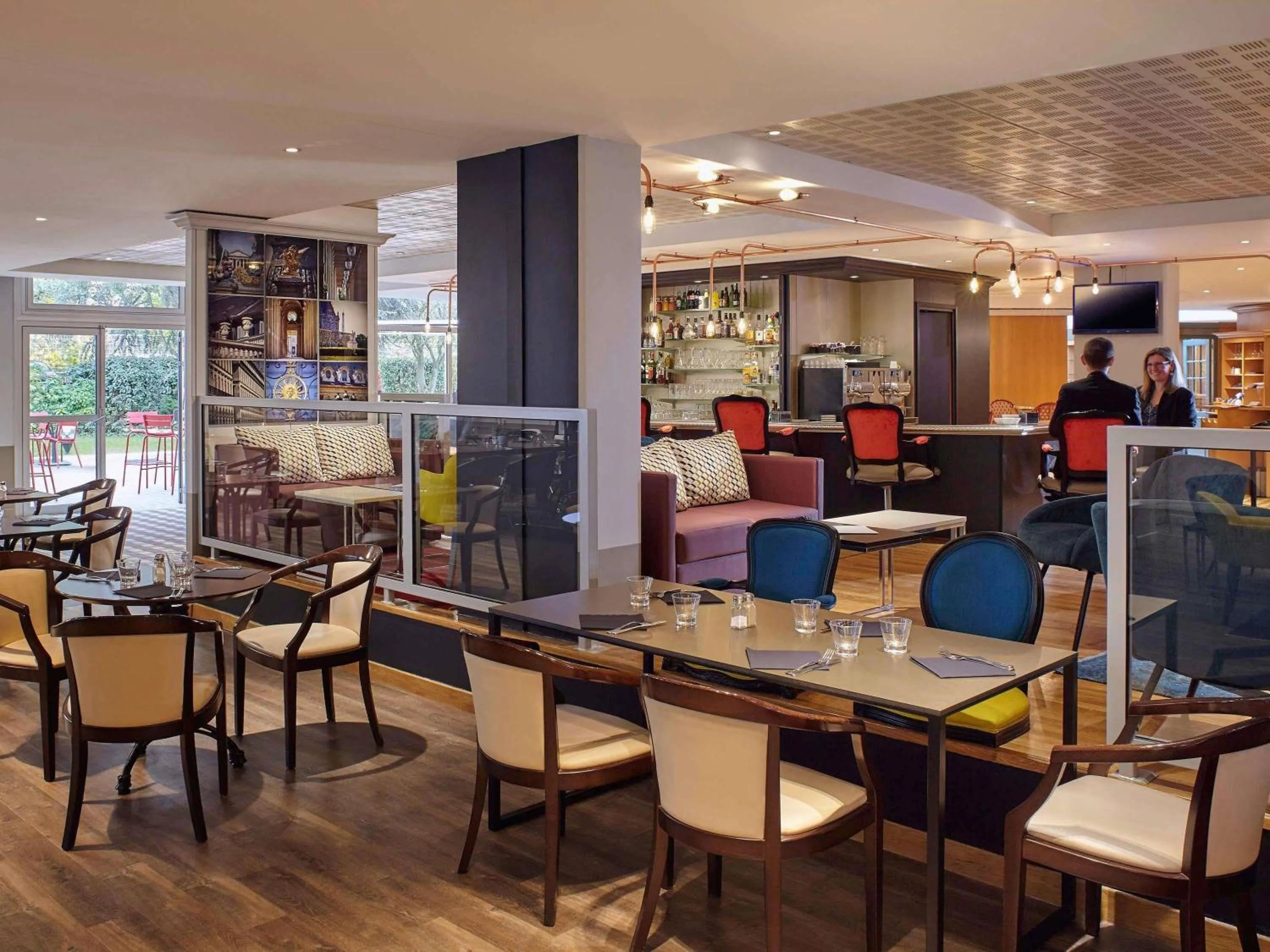Restaurant/places to eat in Mercure Paris Roissy CDG