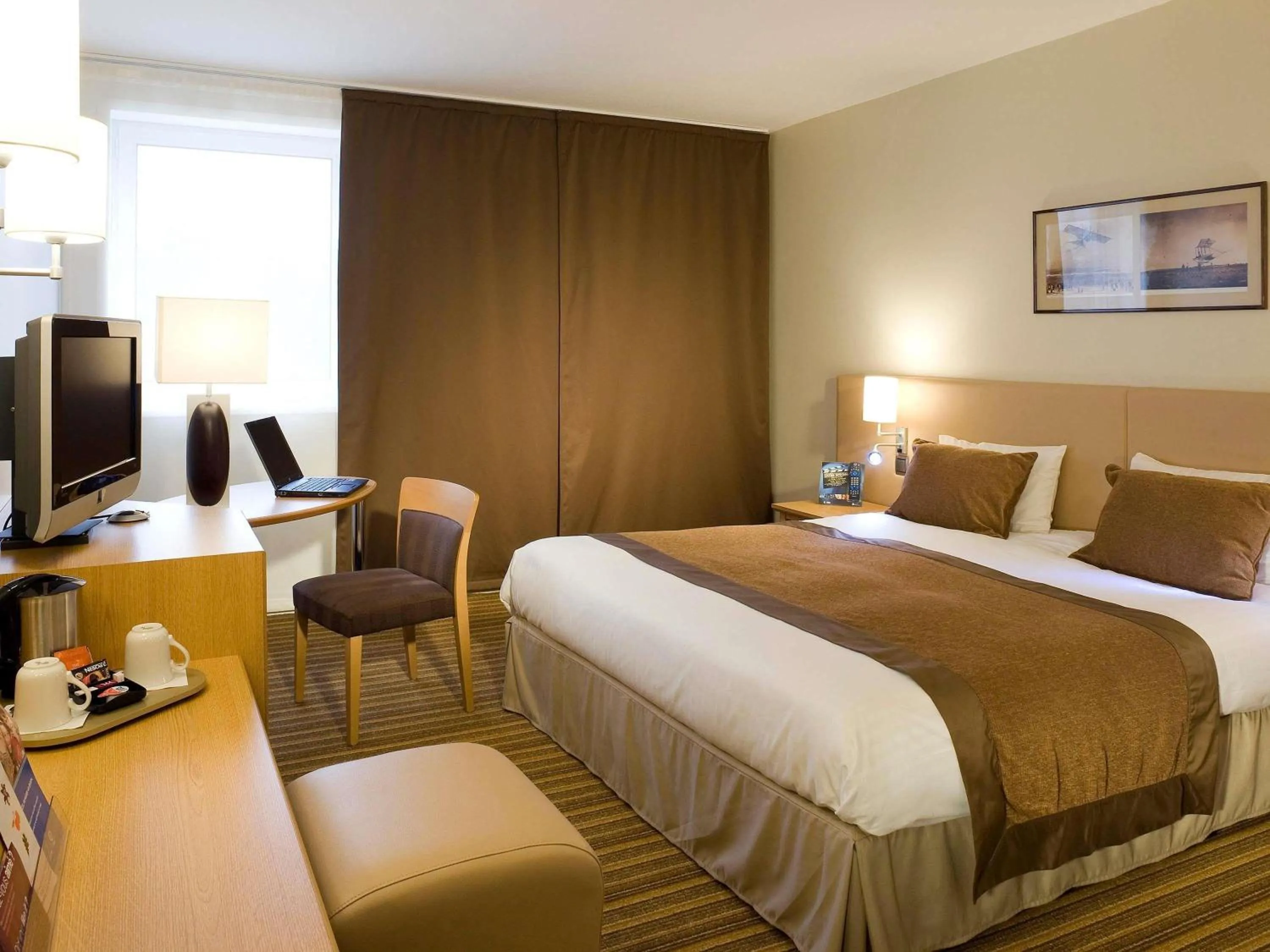 Other, Bed in Mercure Paris Roissy CDG