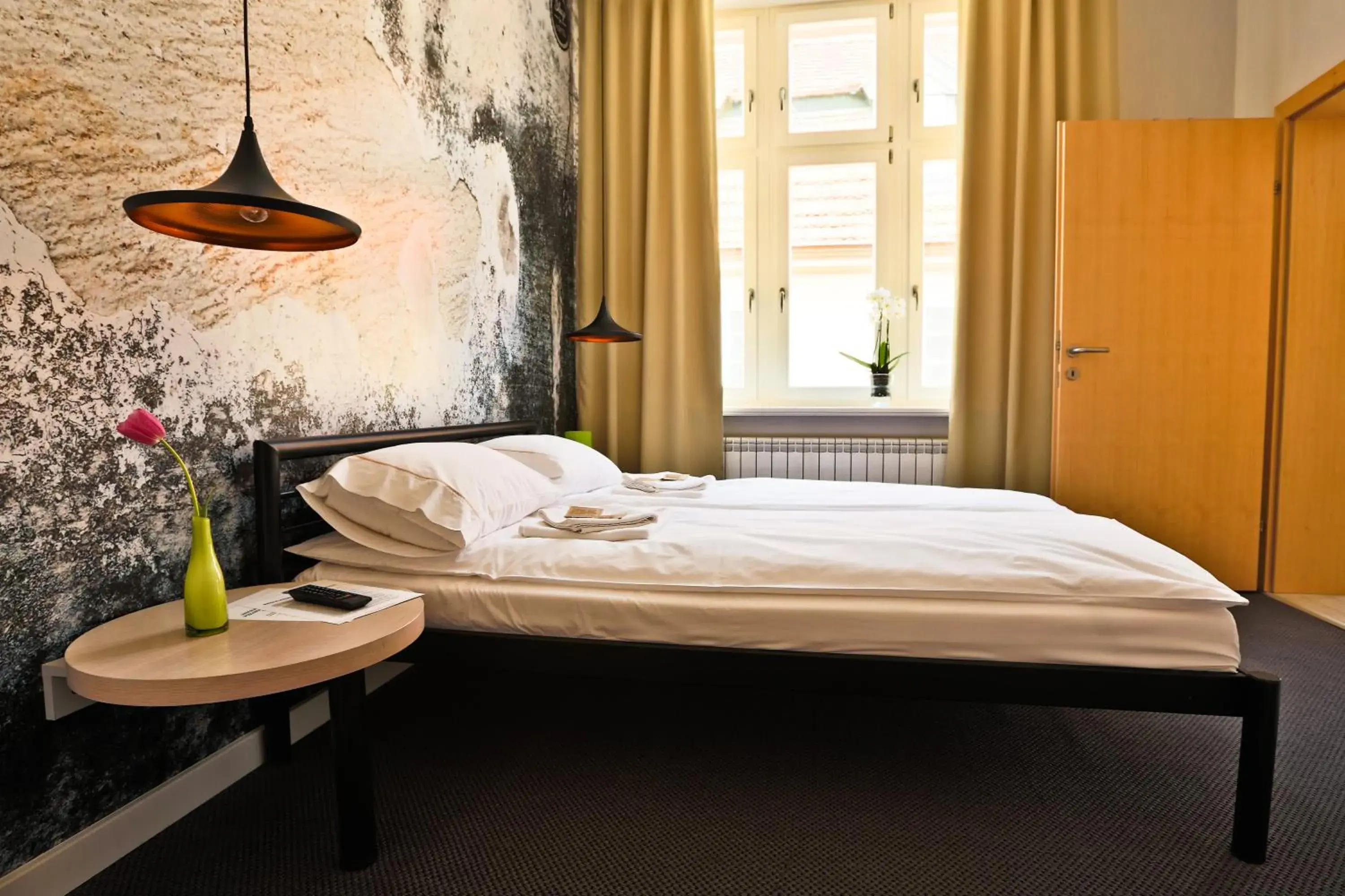 Double Room with Bathroom in Sleep in Hostel & Apartments Stary Rynek Double Room with Bathroom in Sleep in Hostel & Apartments Stary Rynek