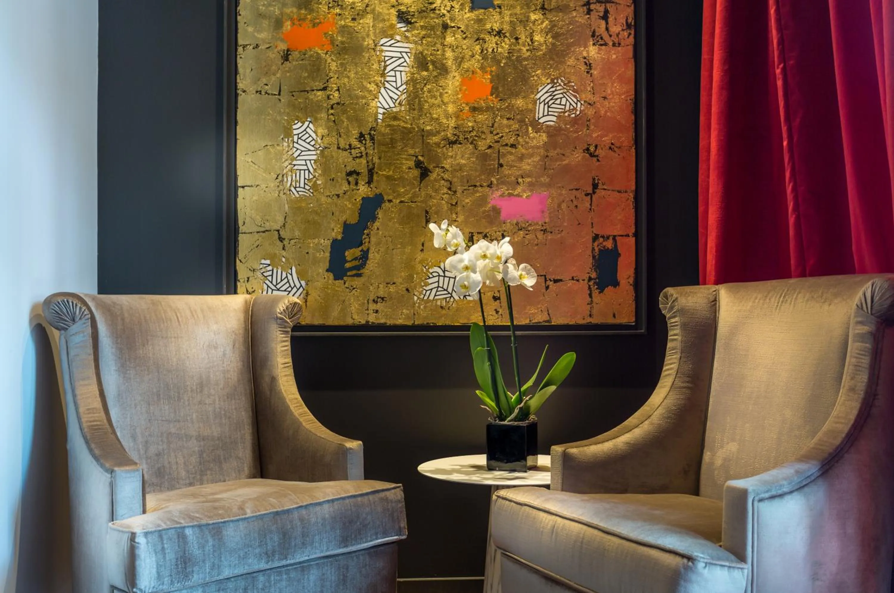 Lobby or reception in Hôtel La Comtesse