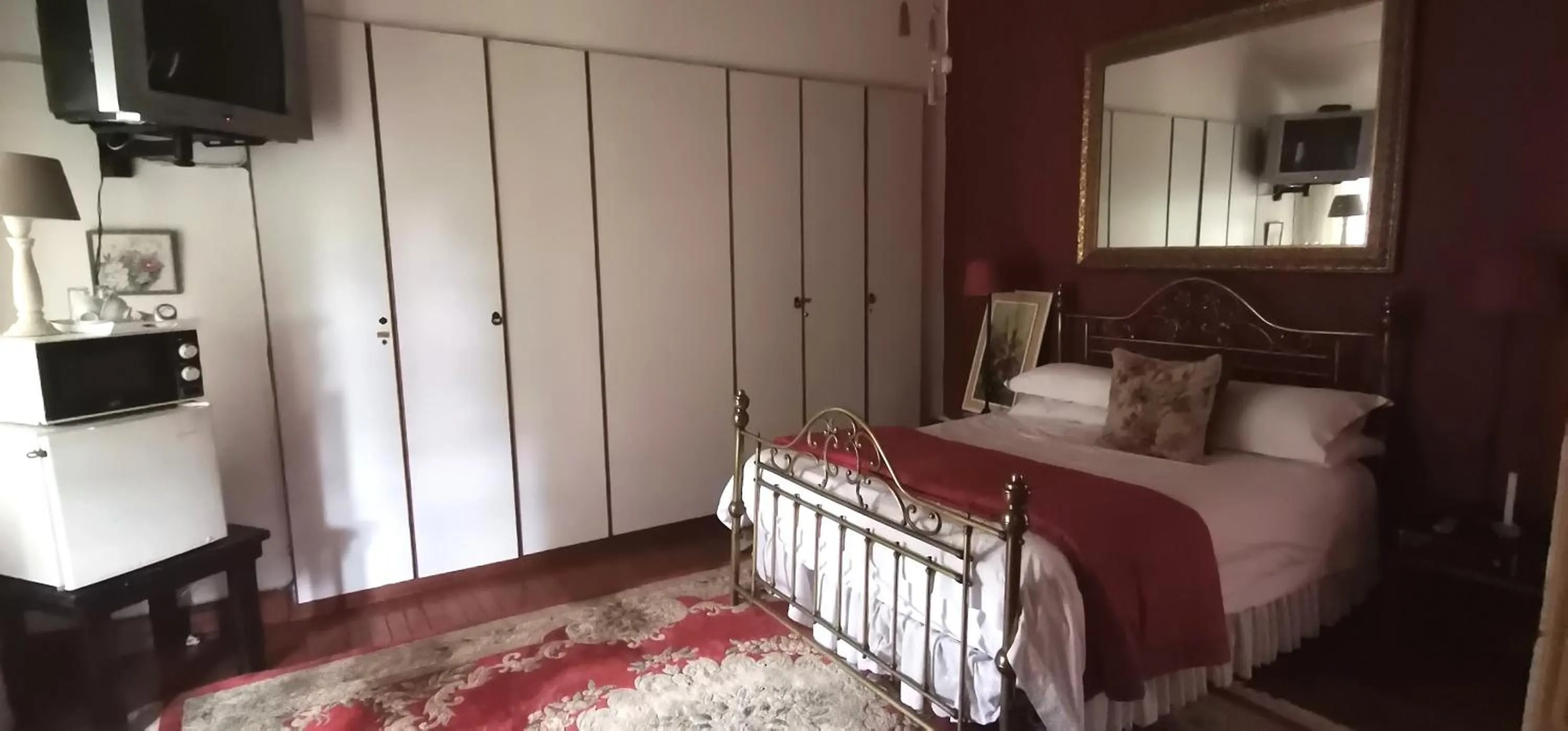 Photo of the whole room, Bed in Royston Hall Historical Guesthouse