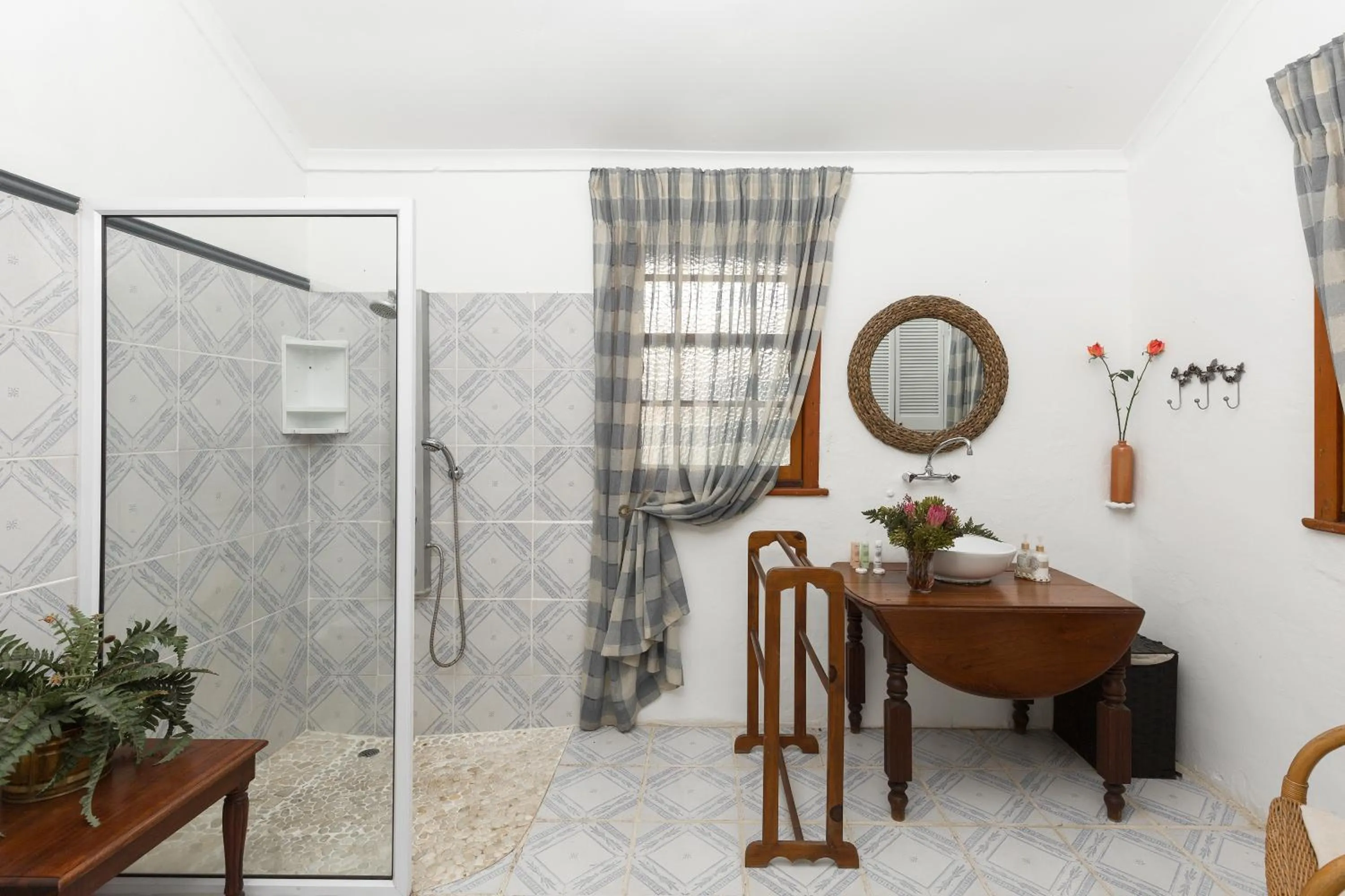 Shower in Royston Hall Historical Guesthouse