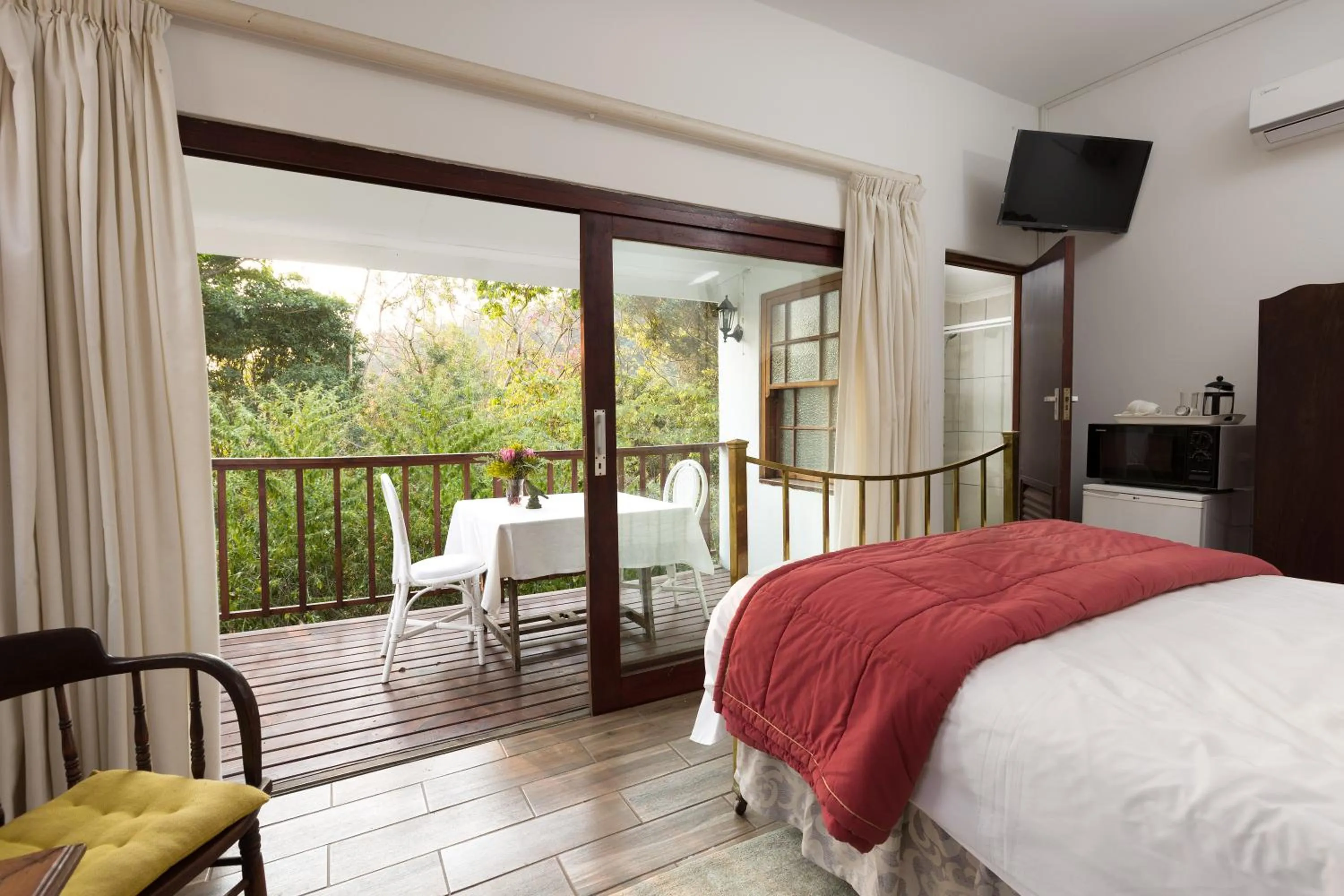 Balcony/Terrace, Bed in Royston Hall Historical Guesthouse