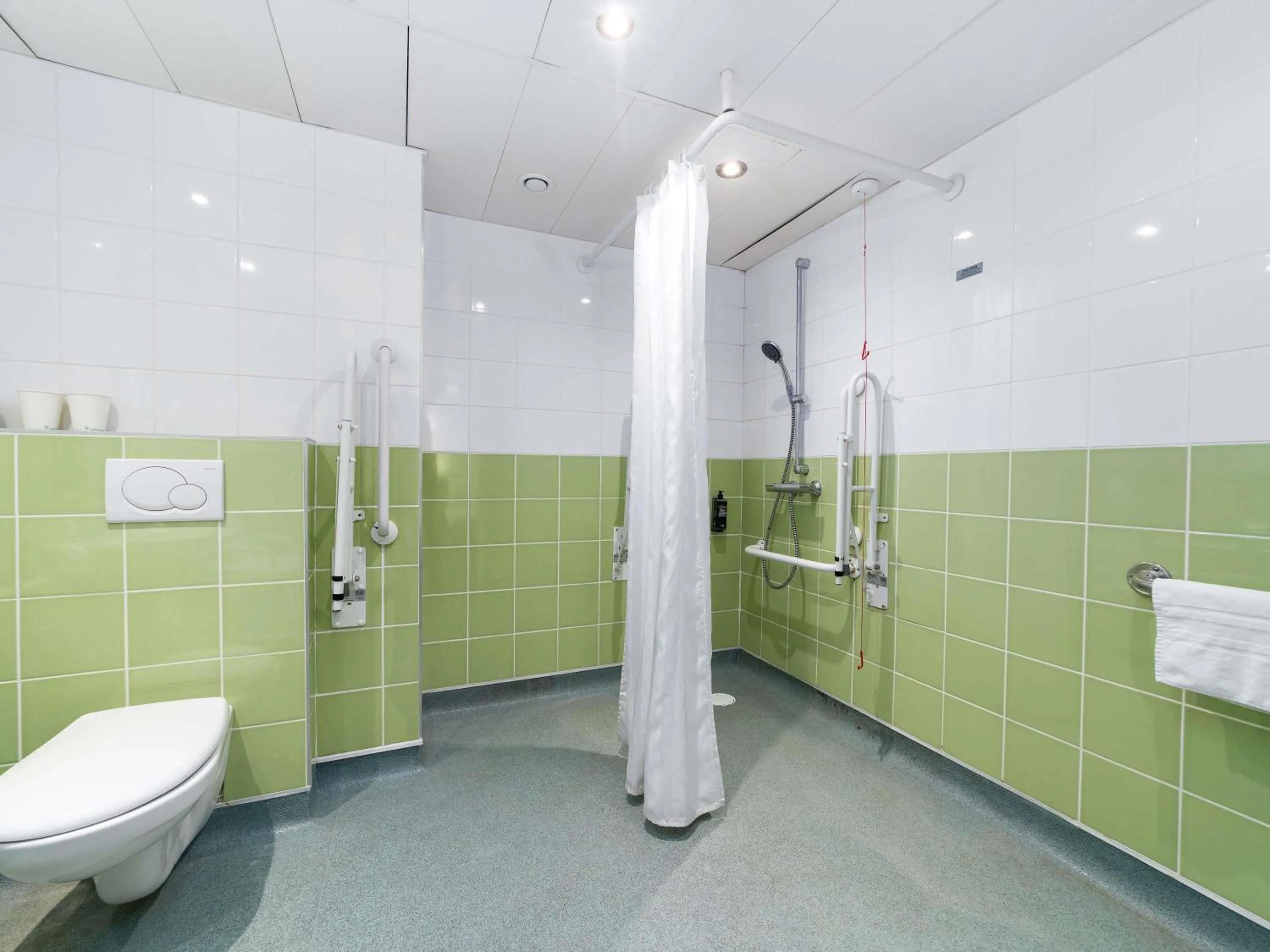 Bedroom in ibis budget Southampton Centre