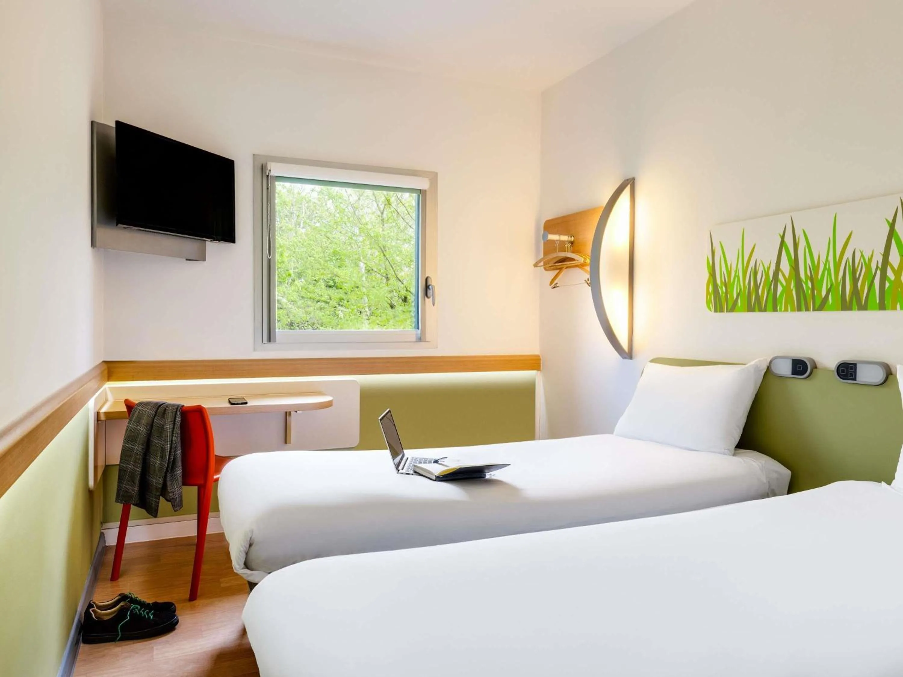 Bedroom, Bed in ibis budget Derby