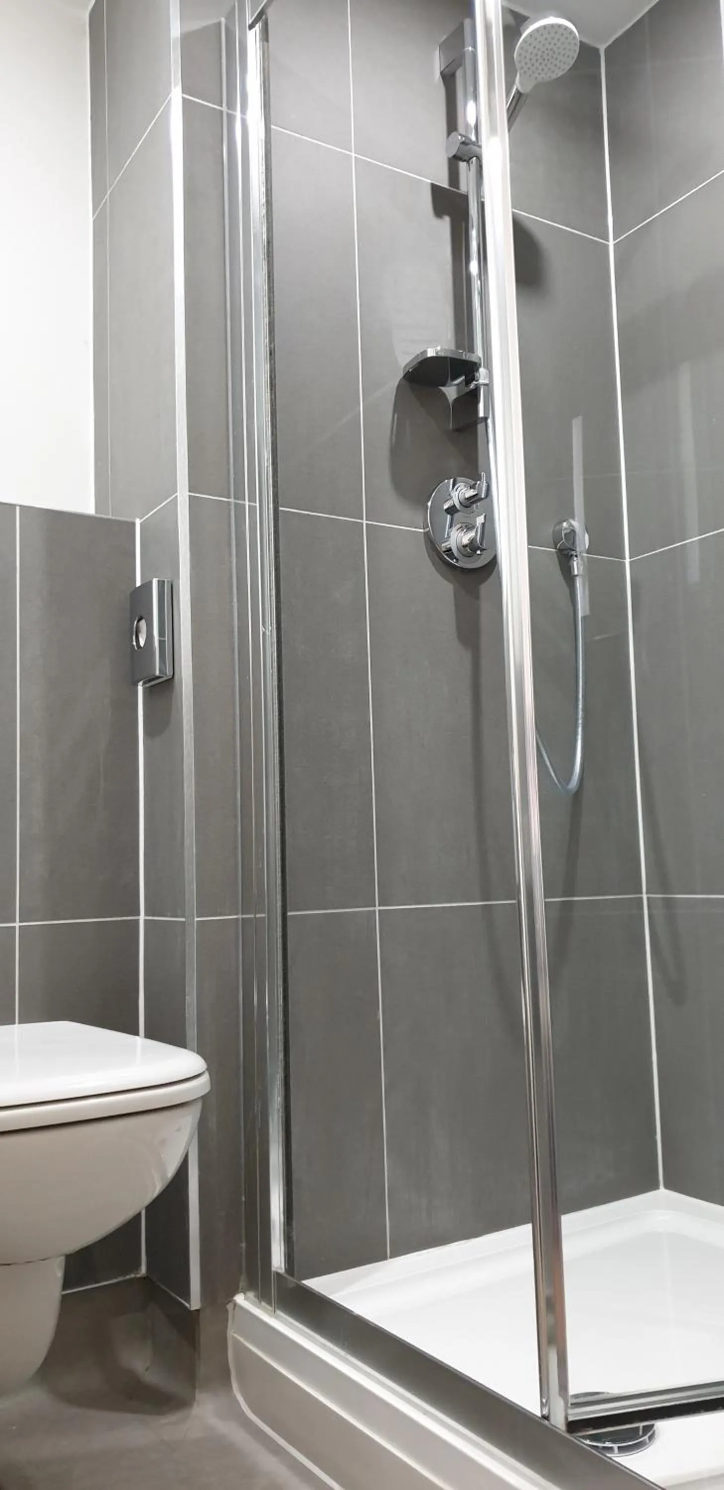 Toilet in ibis budget Derby