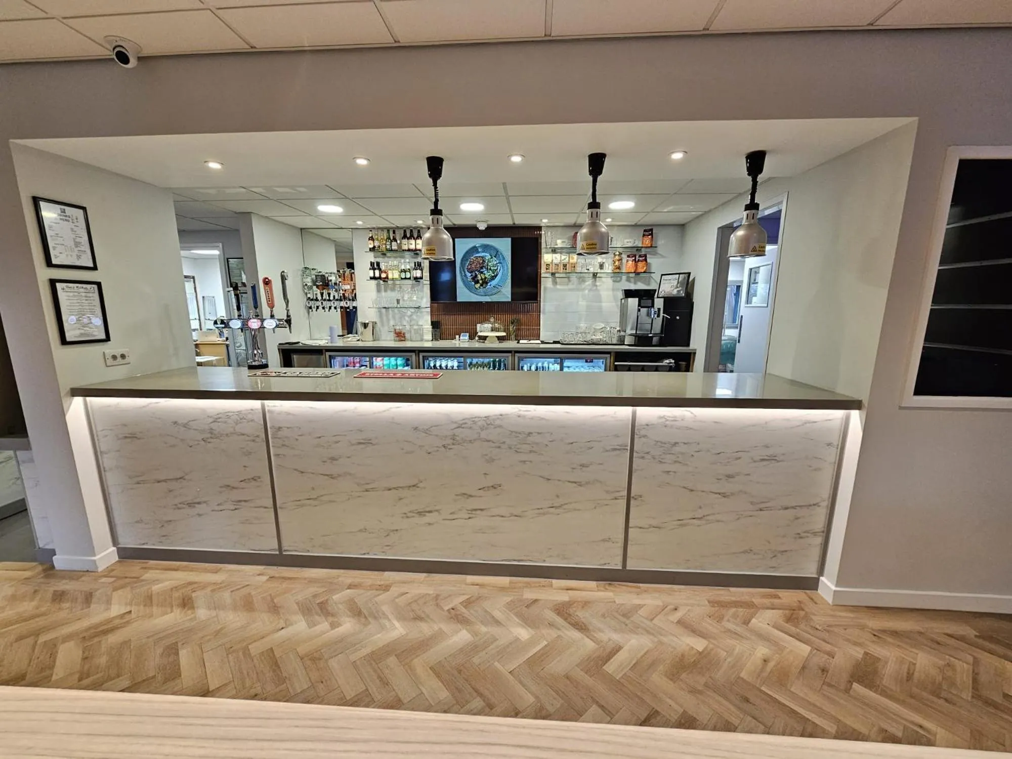 Lounge or bar in ibis budget Derby