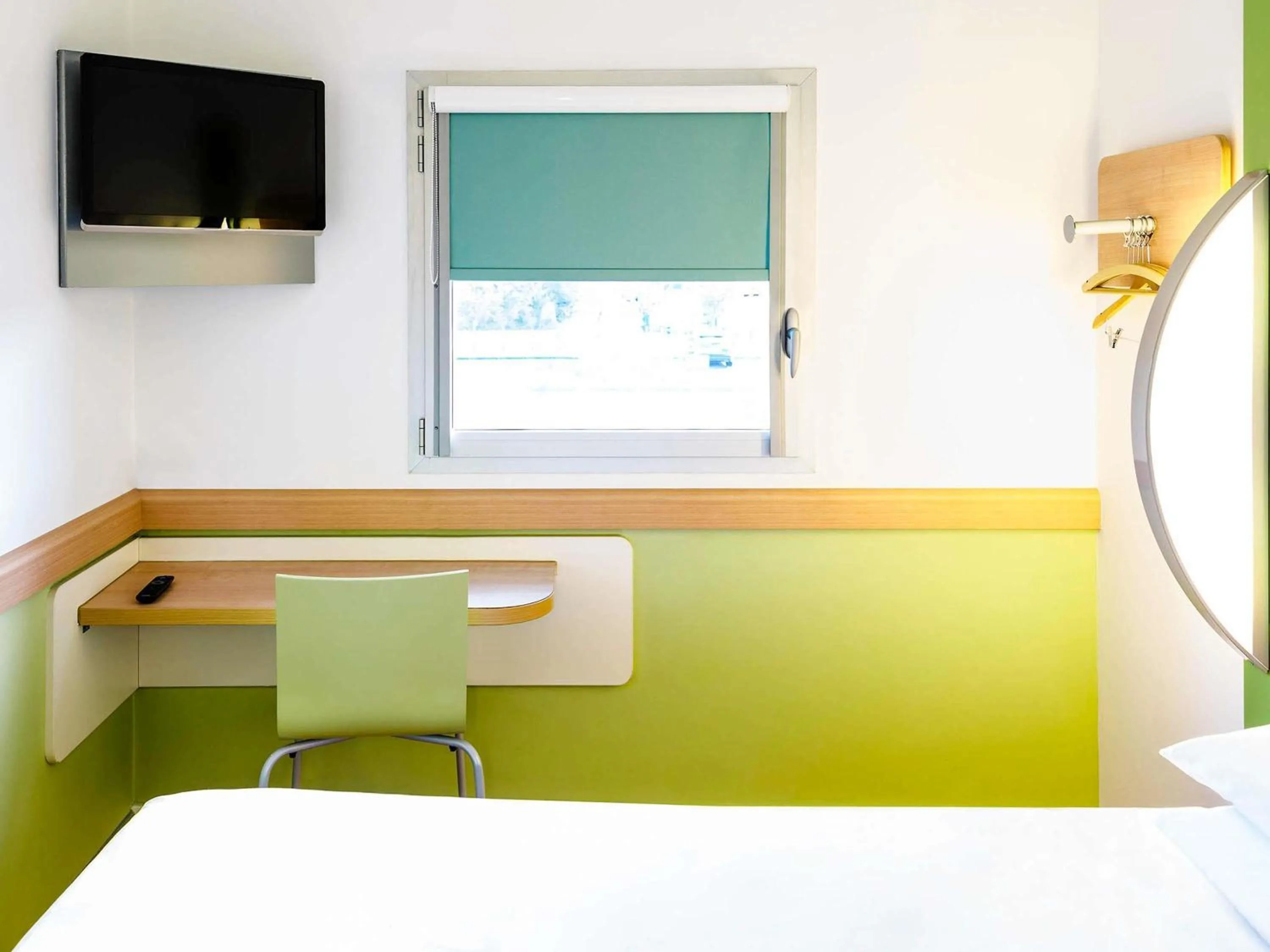 Bedroom, Bed in ibis budget Derby