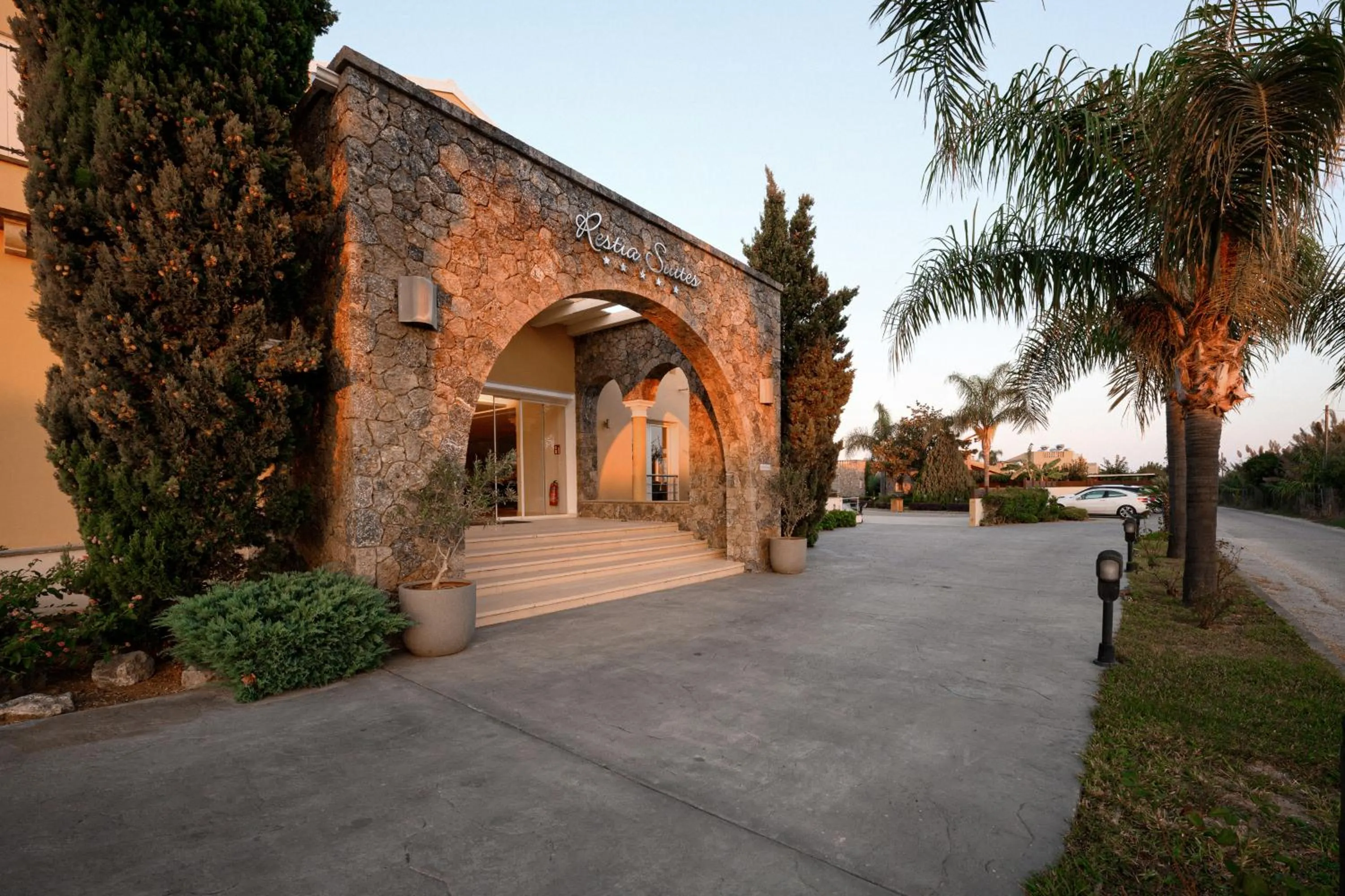 Property building in Restia