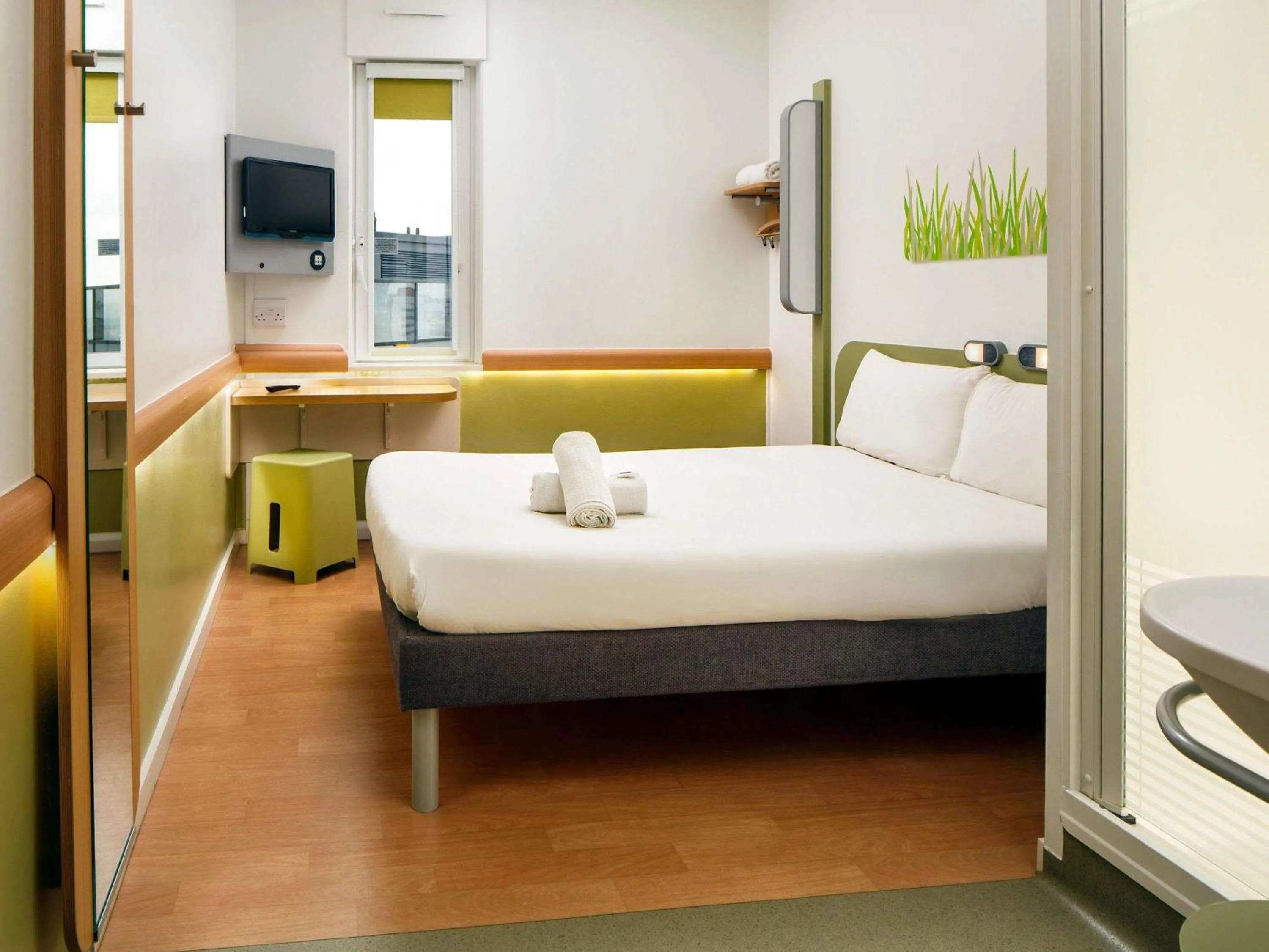 Bedroom, Bed in ibis Budget Manchester Centre Pollard Street