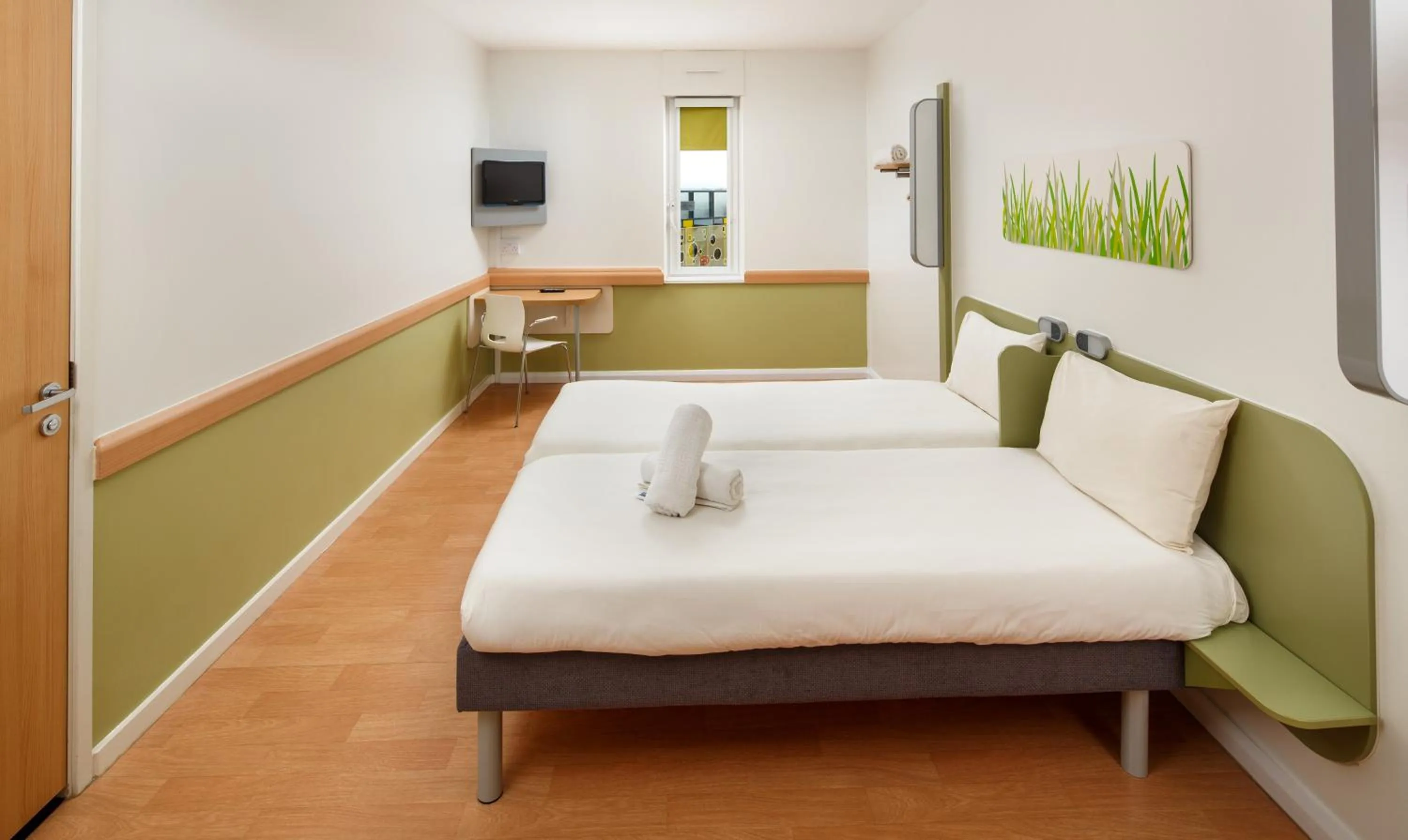 Toilet, Bed in ibis Budget Manchester Centre Pollard Street