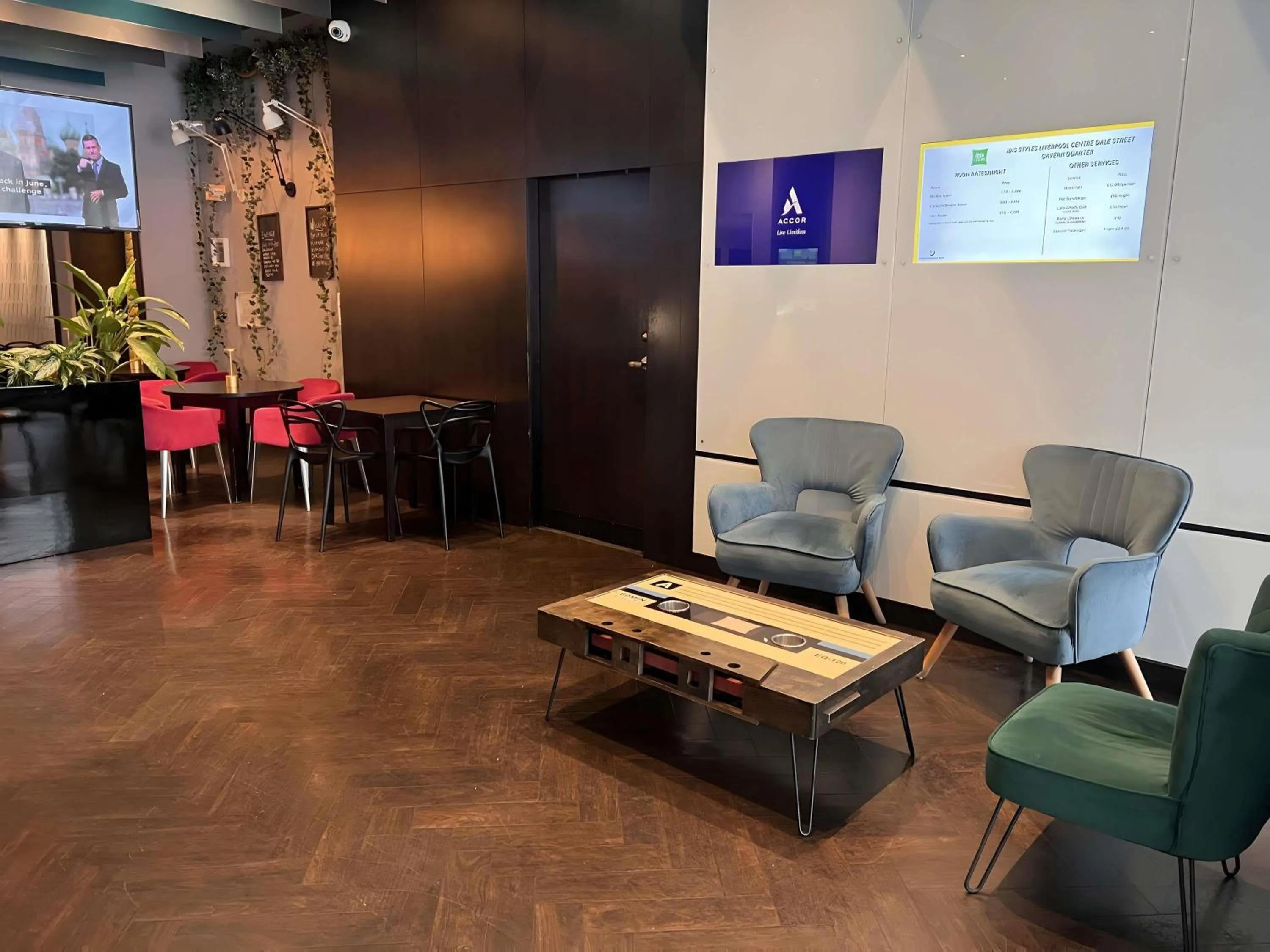 Lounge or bar in Ibis Styles Liverpool Centre Dale Street - Cavern Quarter