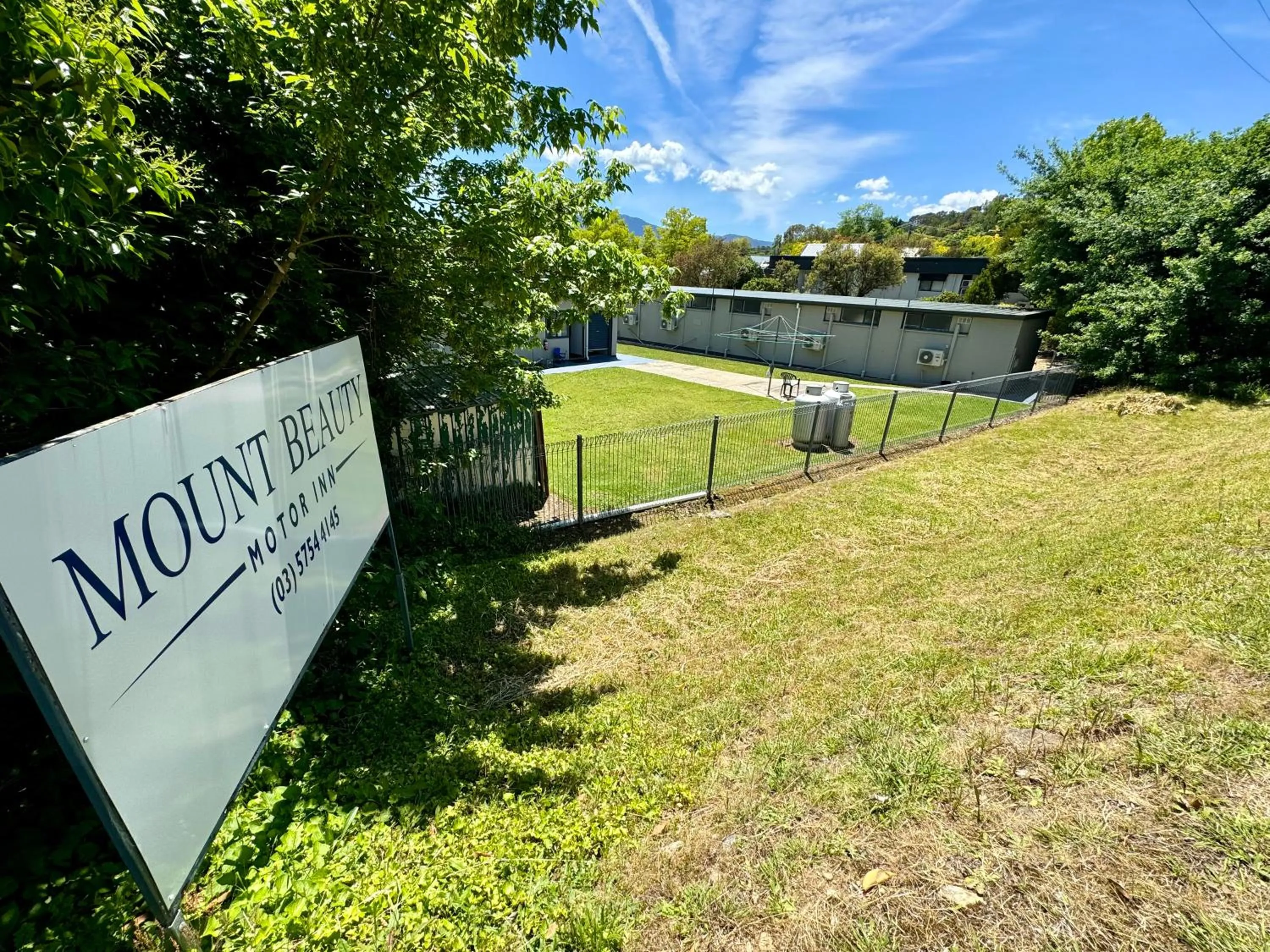 Property building in Mount Beauty Motor Inn
