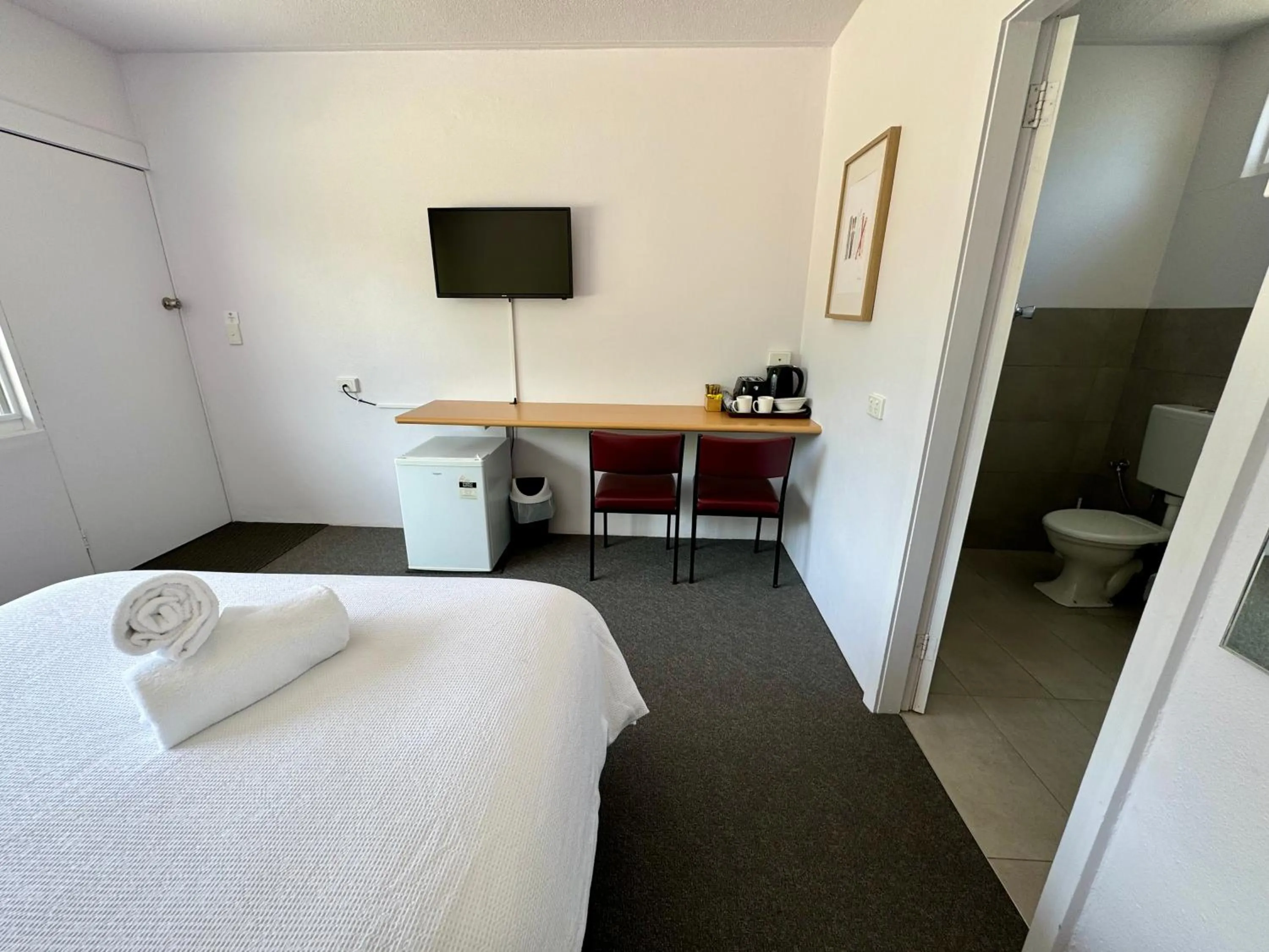 Bed in Mount Beauty Motor Inn