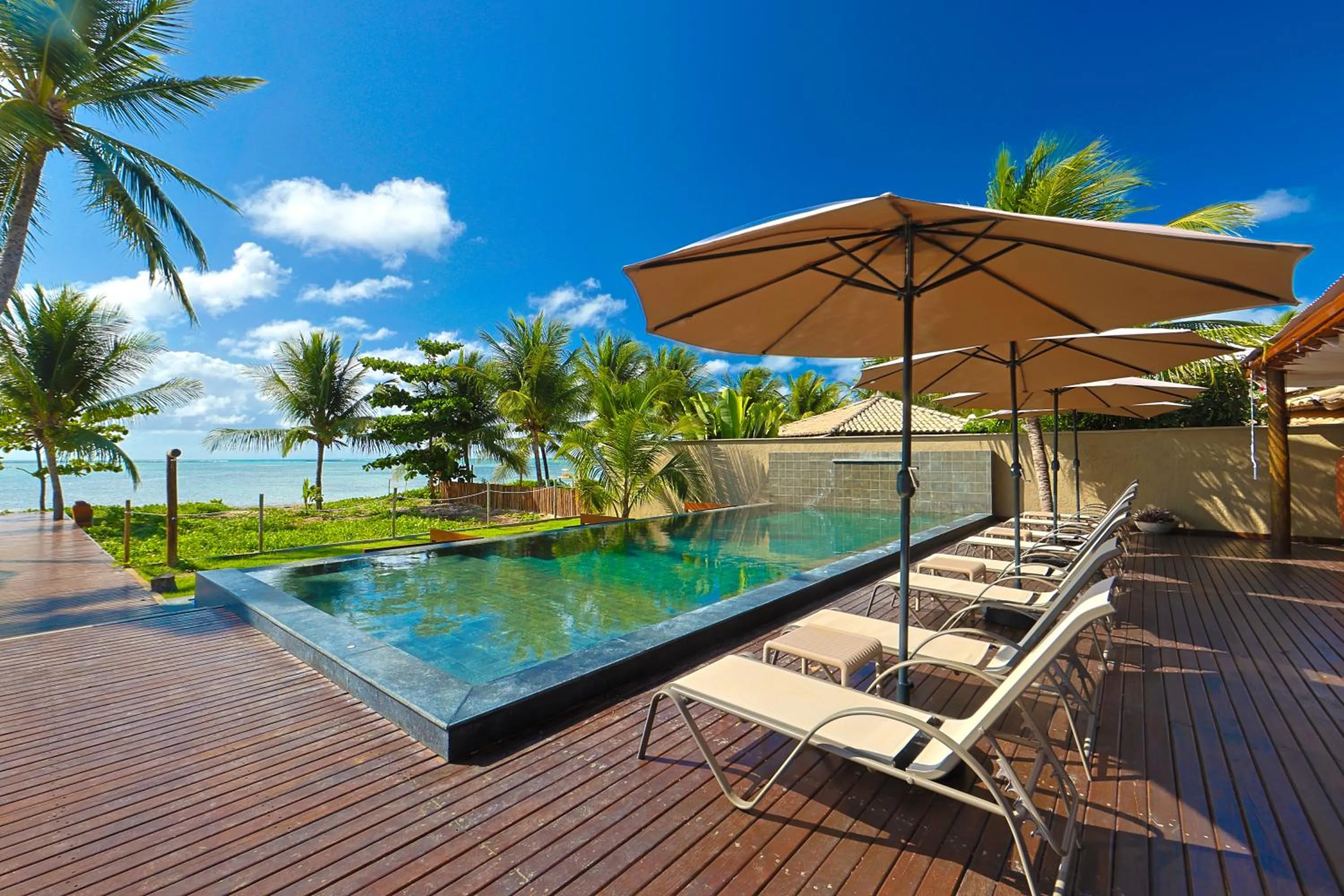 Swimming pool in Pousada Tatuá