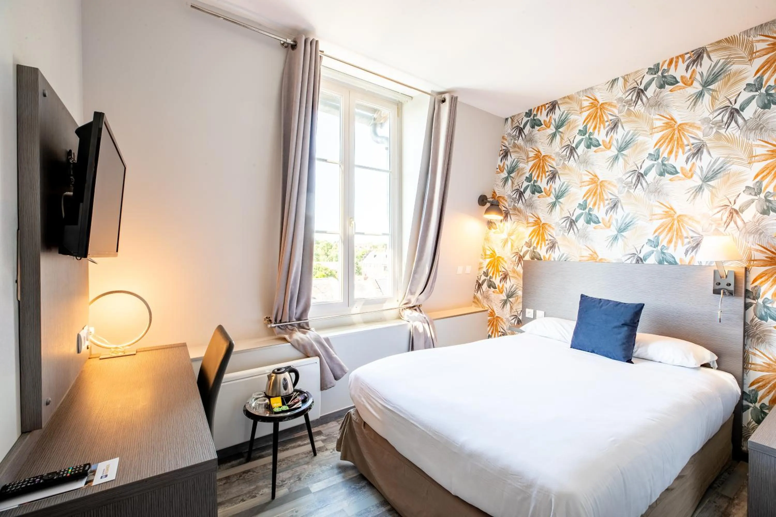 Bed in Best Western Hotel Saint Claude