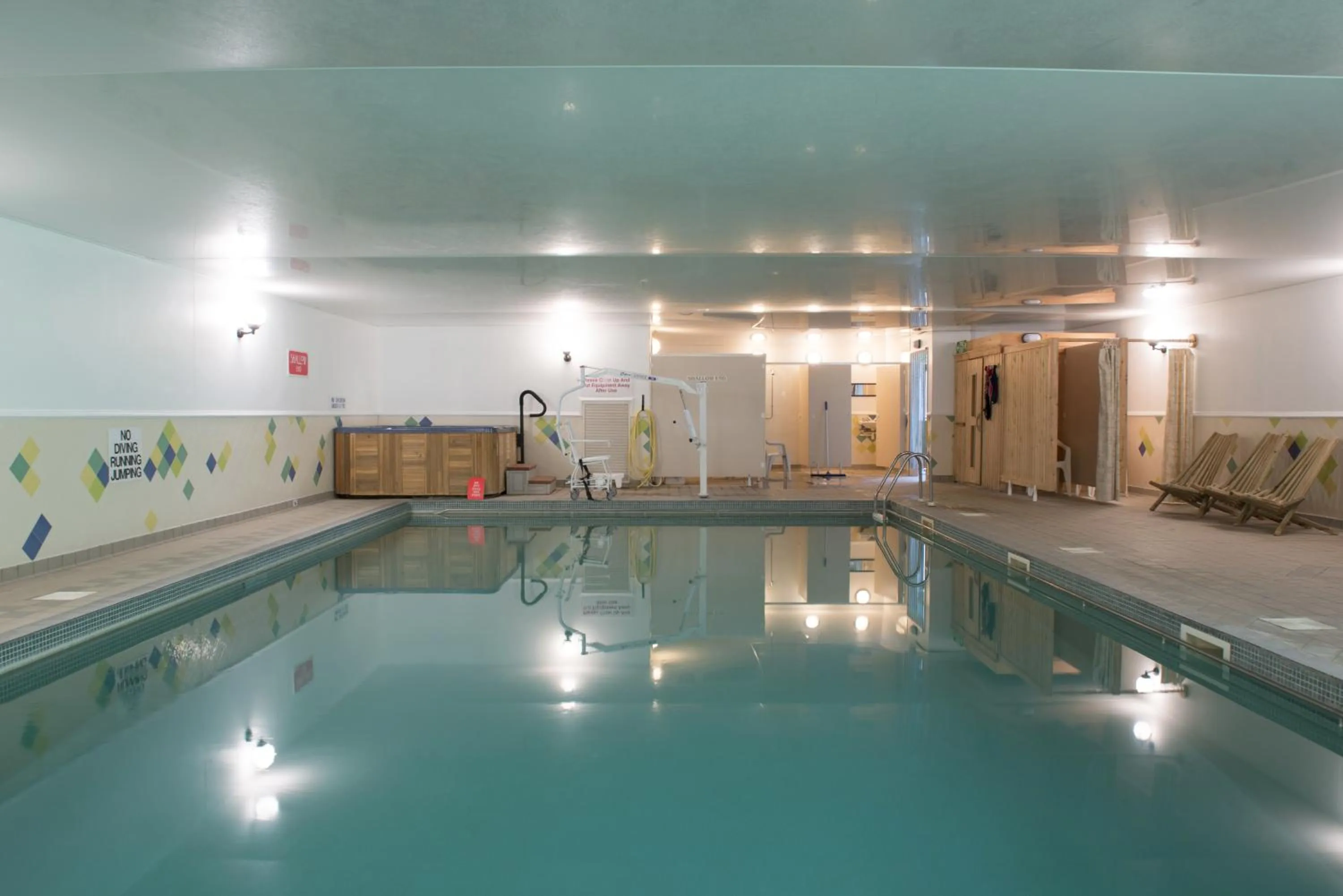 Swimming pool in Greenbanks Hotel Norfolk
