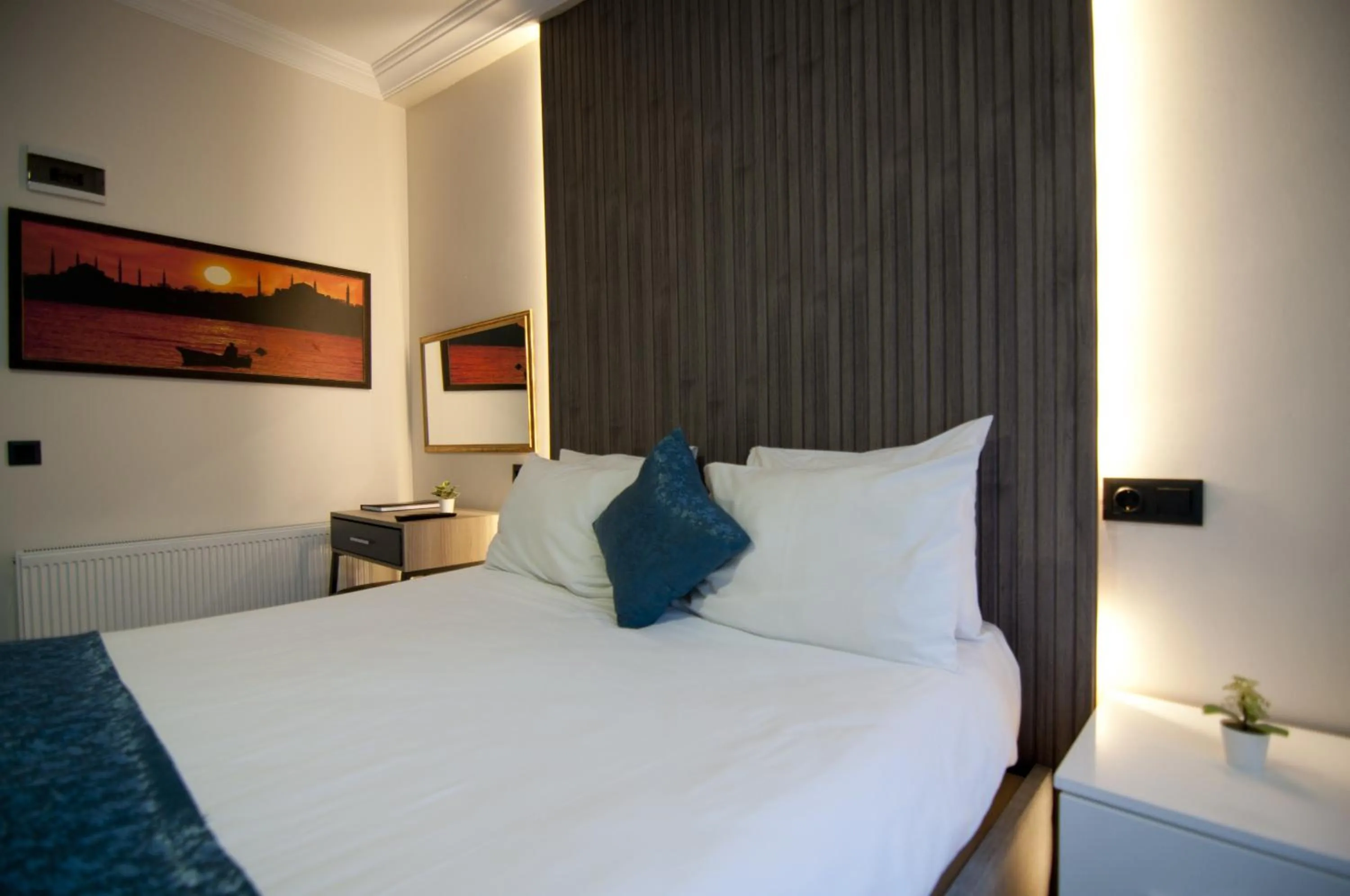 Bed in Genius Hotel Istanbul
