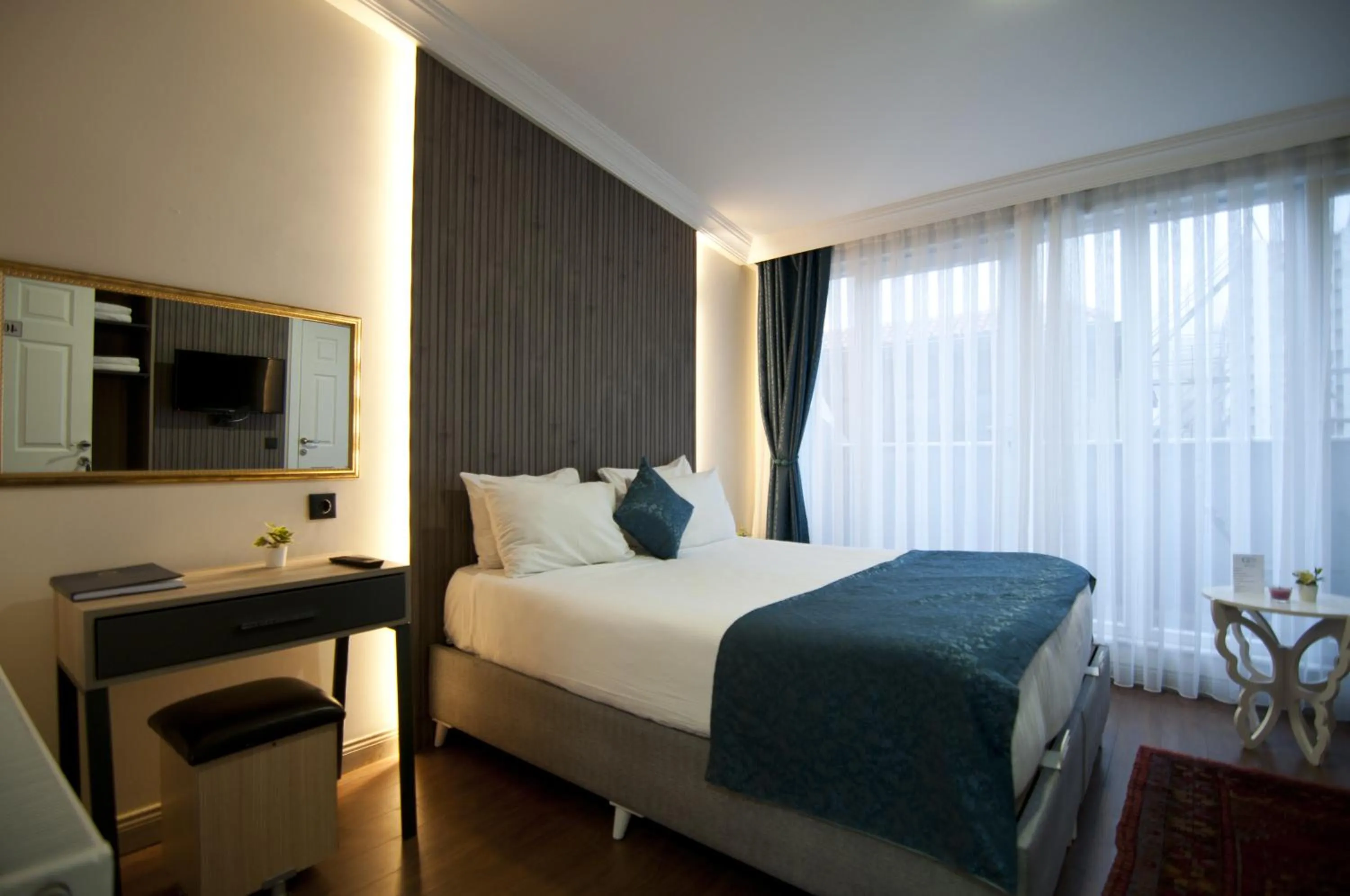Photo of the whole room, Bed in Genius Hotel Istanbul