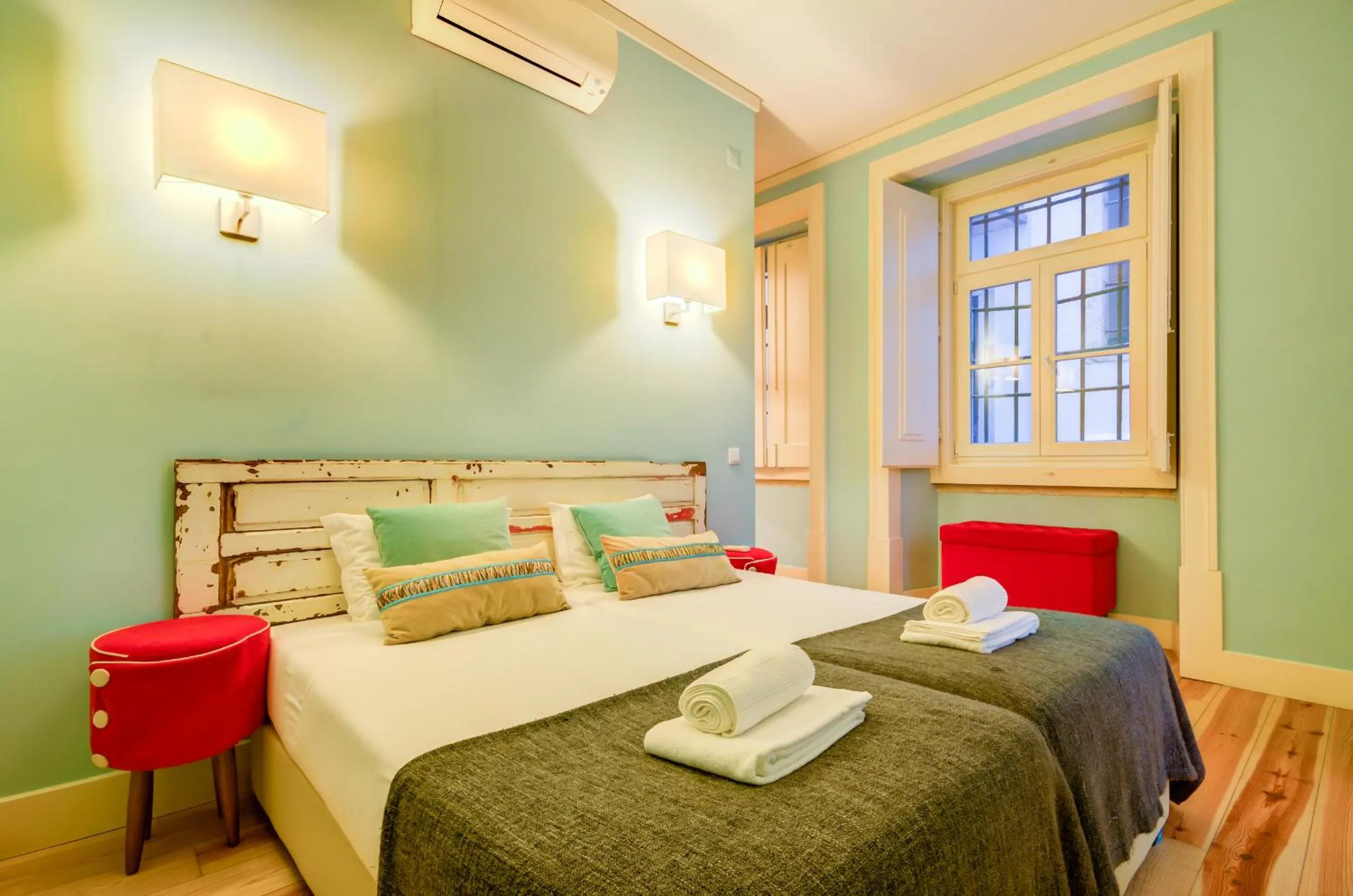 Bedroom, Bed in Casas da Baixa - Jules & Madeleine