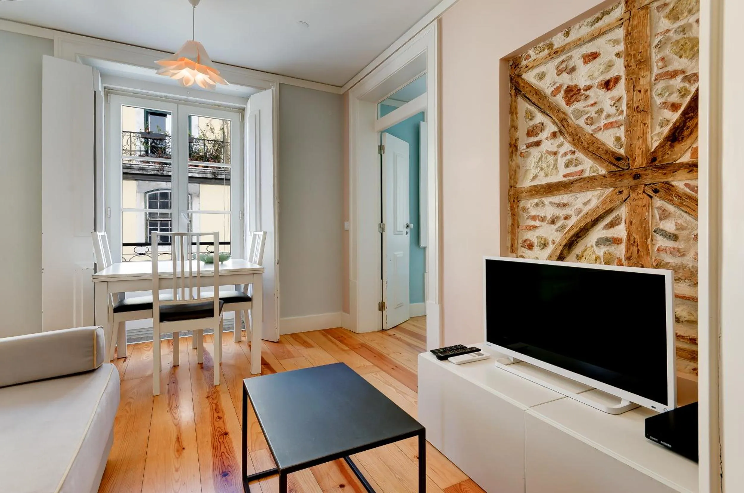Living room in Casas da Baixa - Jules & Madeleine