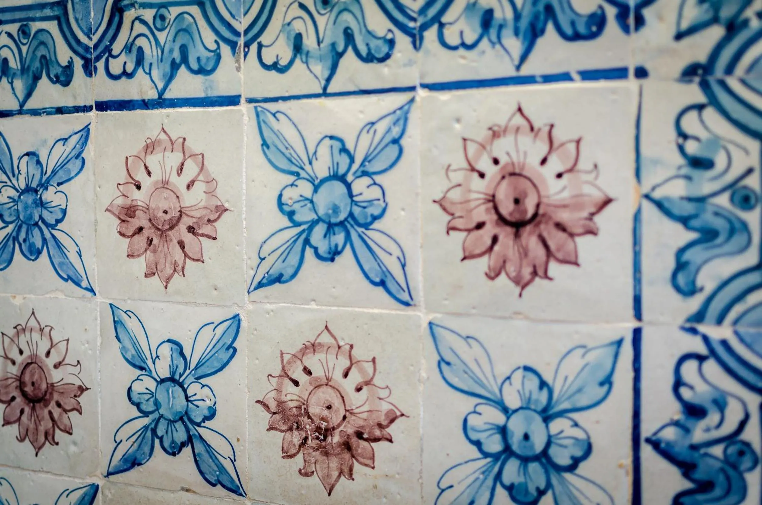 Decorative detail in Casas da Baixa - Jules & Madeleine