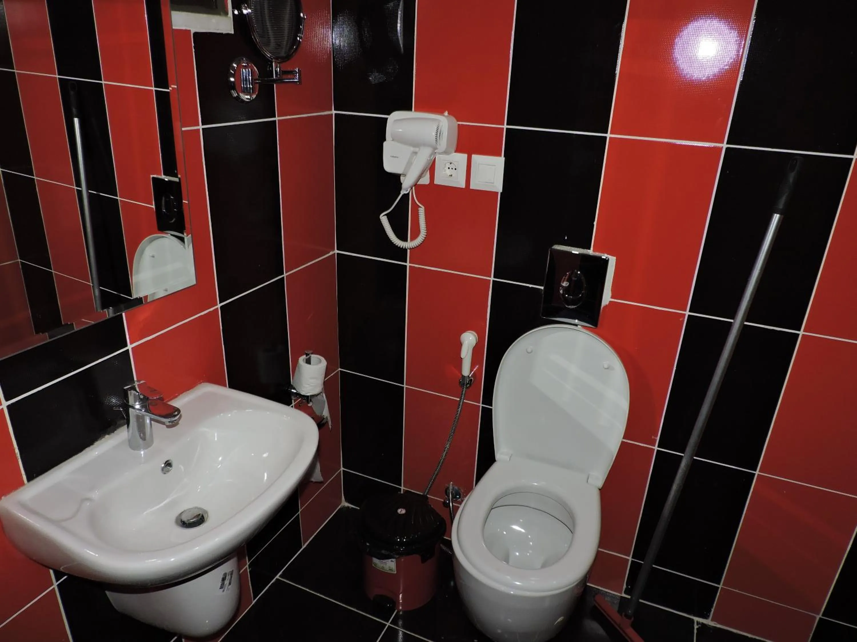 Toilet in Valentine Inn Luxury