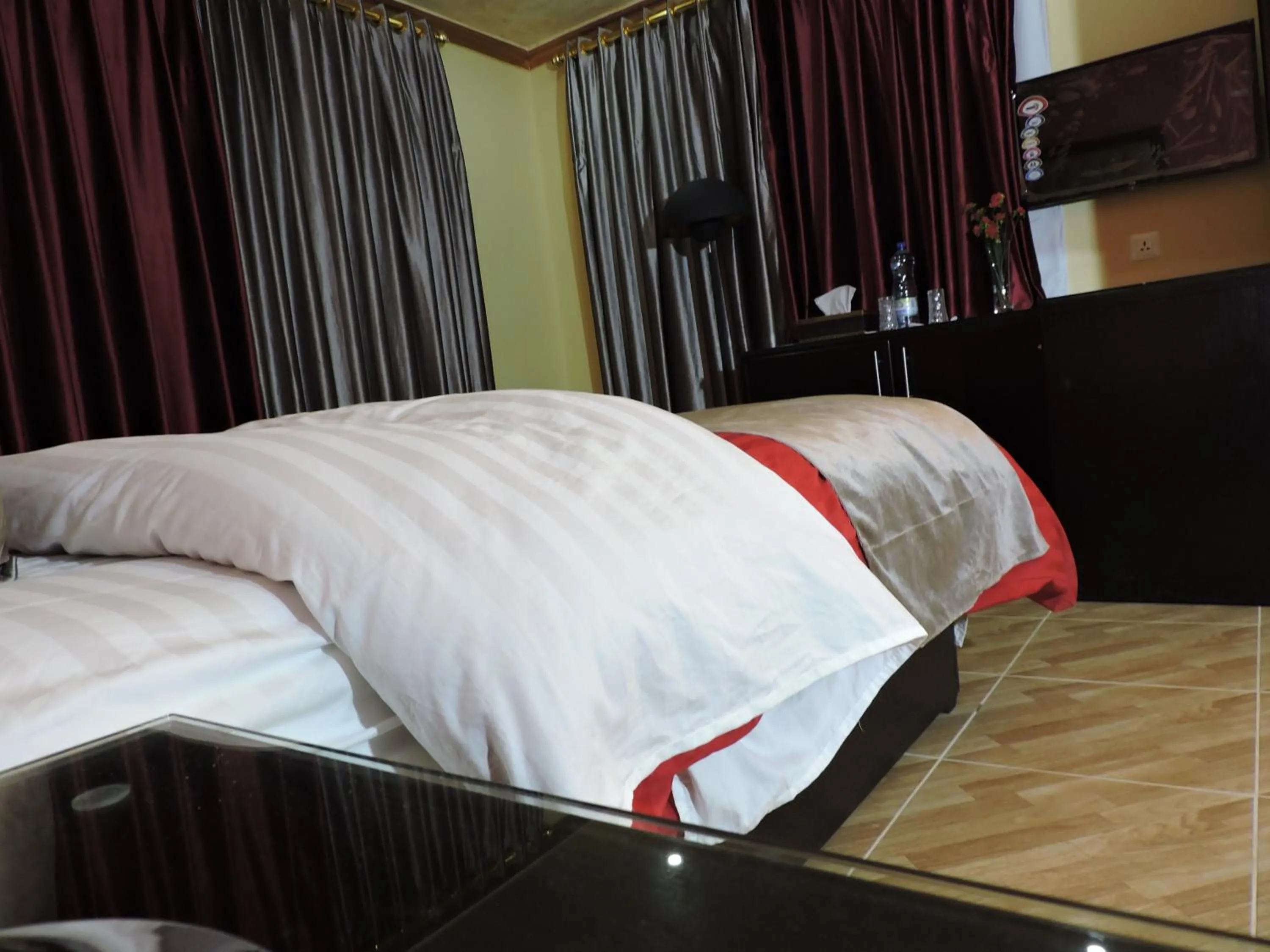 Photo of the whole room, Bed in Valentine Inn Luxury