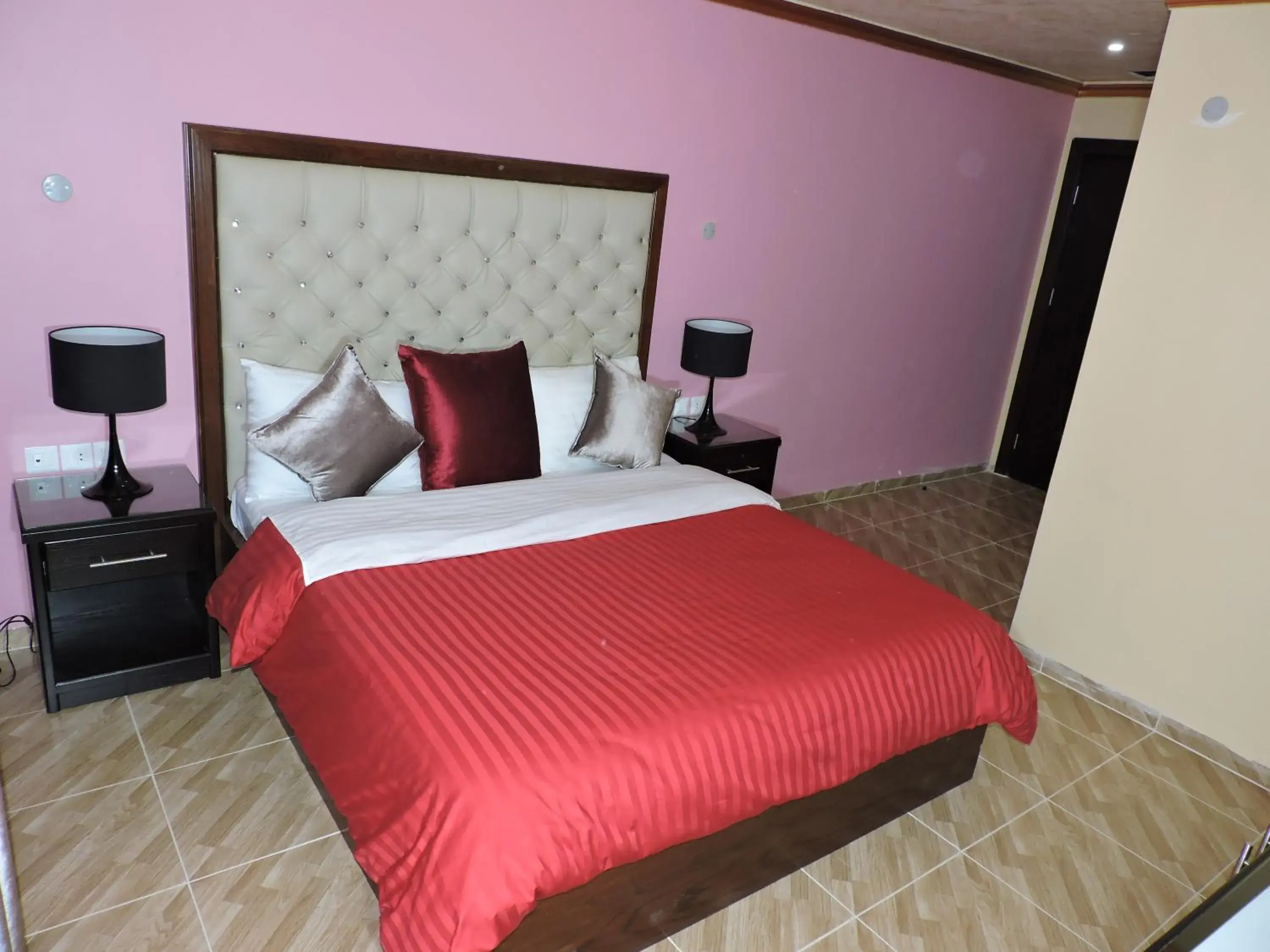 Superior Double or Twin Room - single occupancy in Valentine Inn Luxury Superior Double or Twin Room - single occupancy in Valentine Inn Luxury