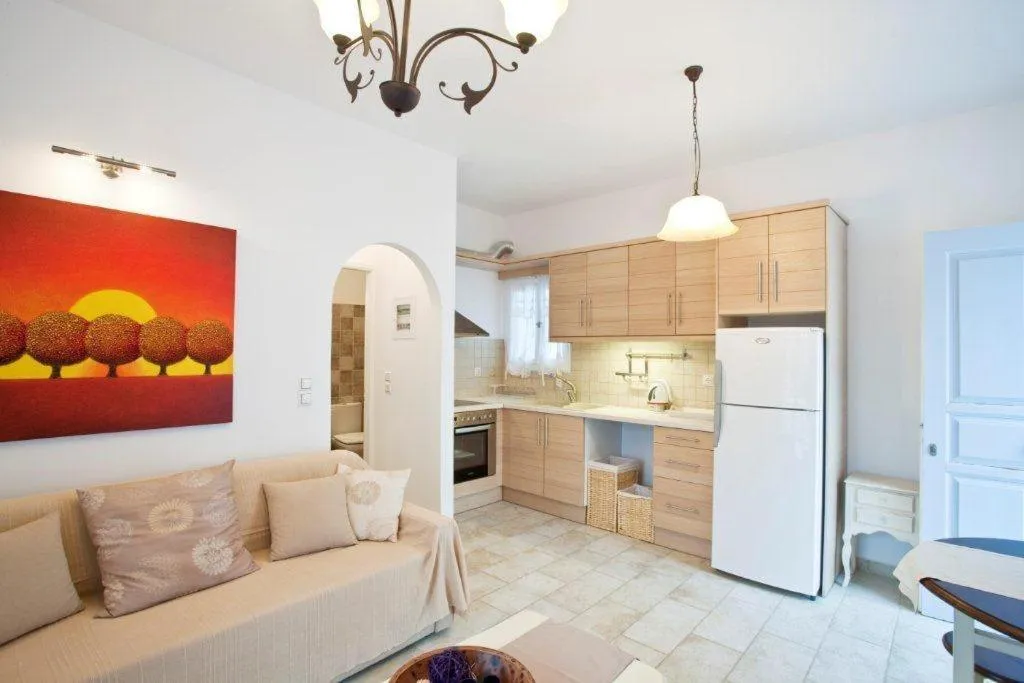 Kitchen or kitchenette in Kimolis