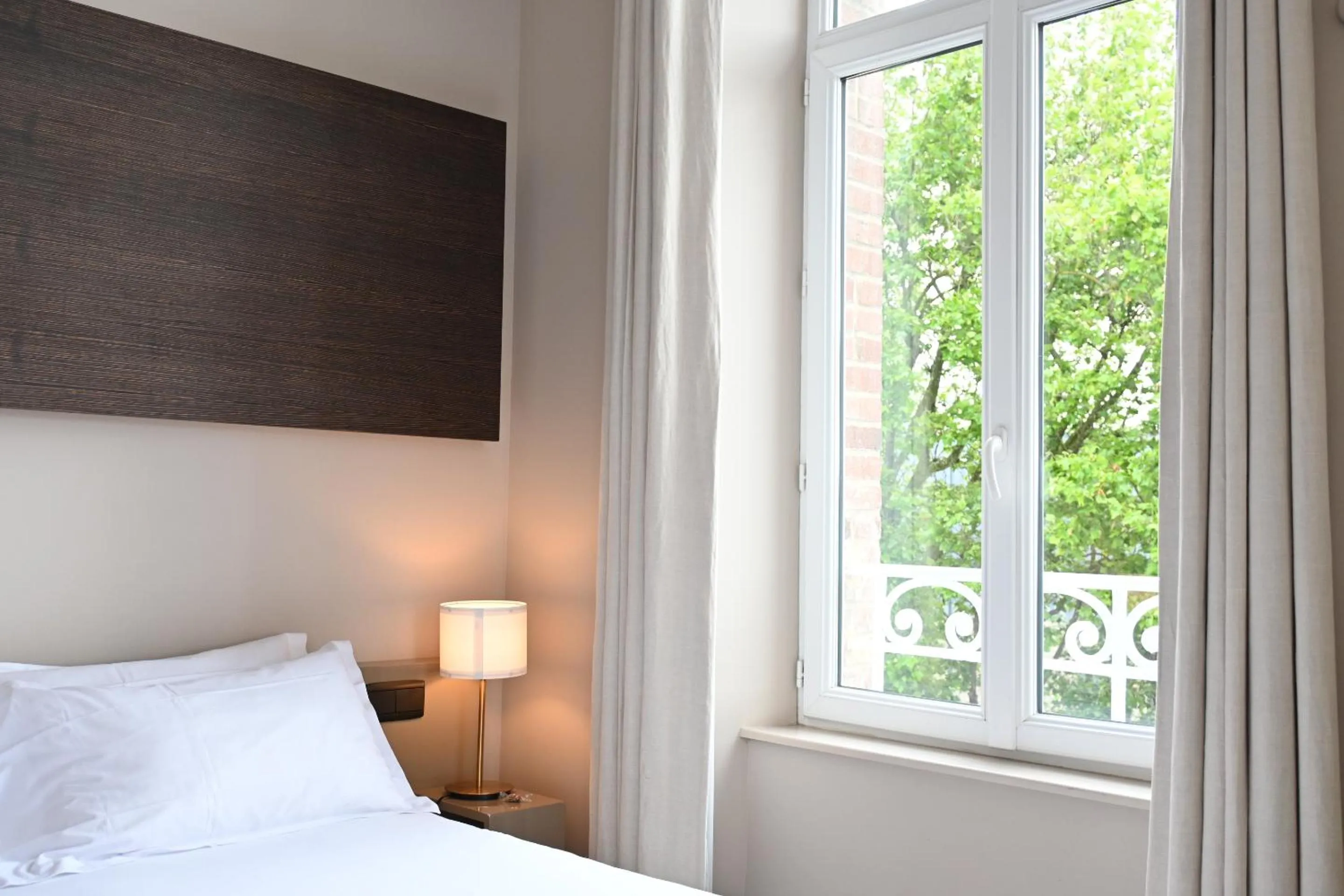 Bedroom, Bed in Otonali Hôtel by Breizh Café