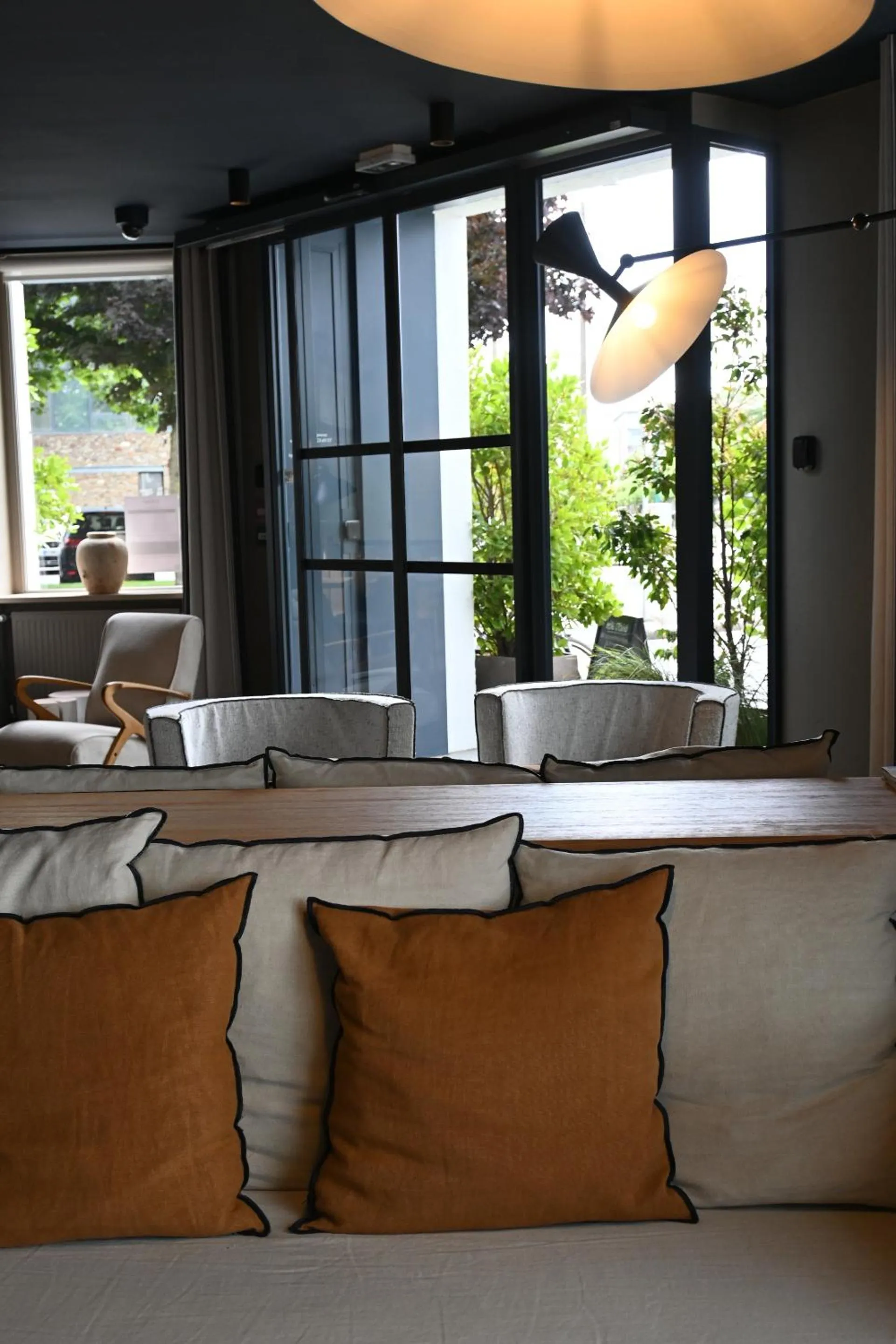 Facade/entrance in Otonali hôtel by Breizh Café