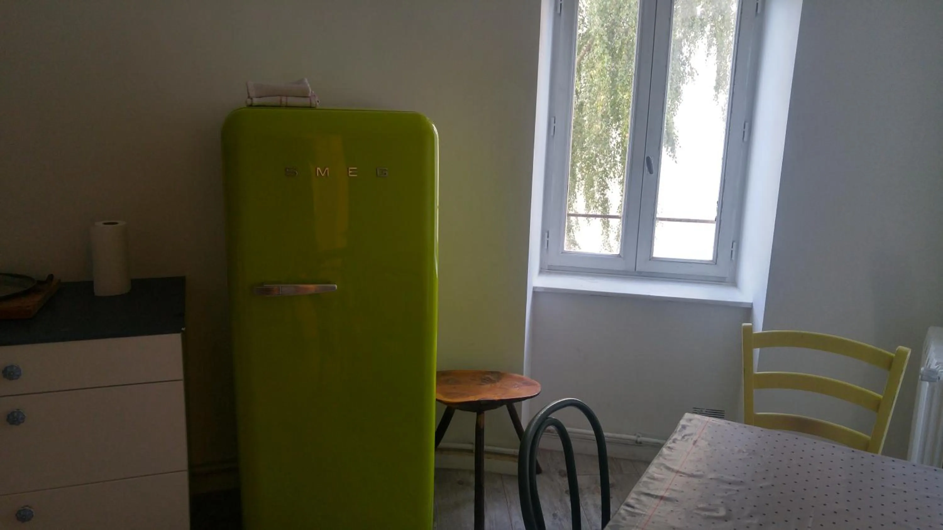 Kitchen or kitchenette in Hostel du lapin blanc