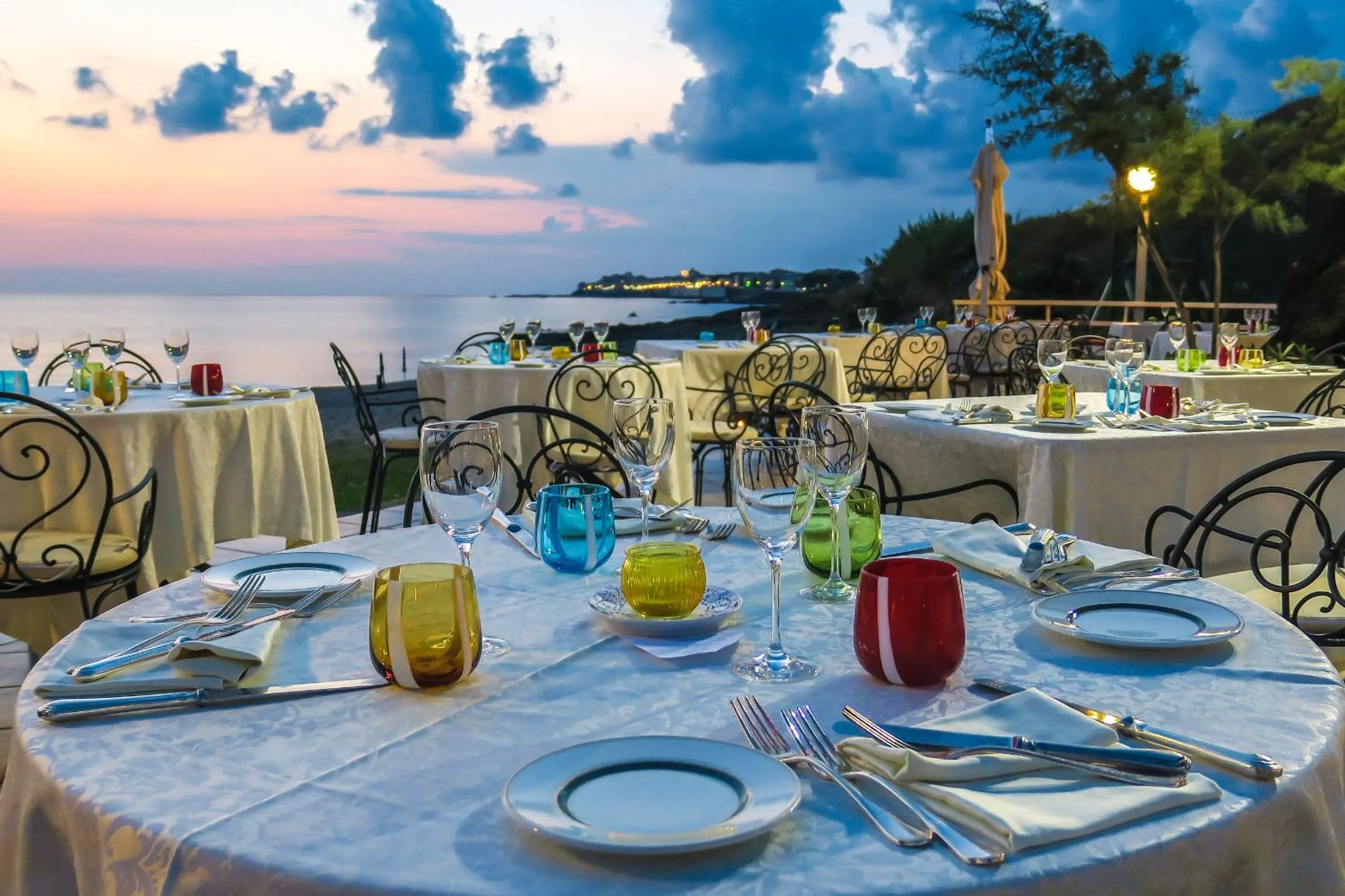 Restaurant/places to eat in Hotel Poseidon