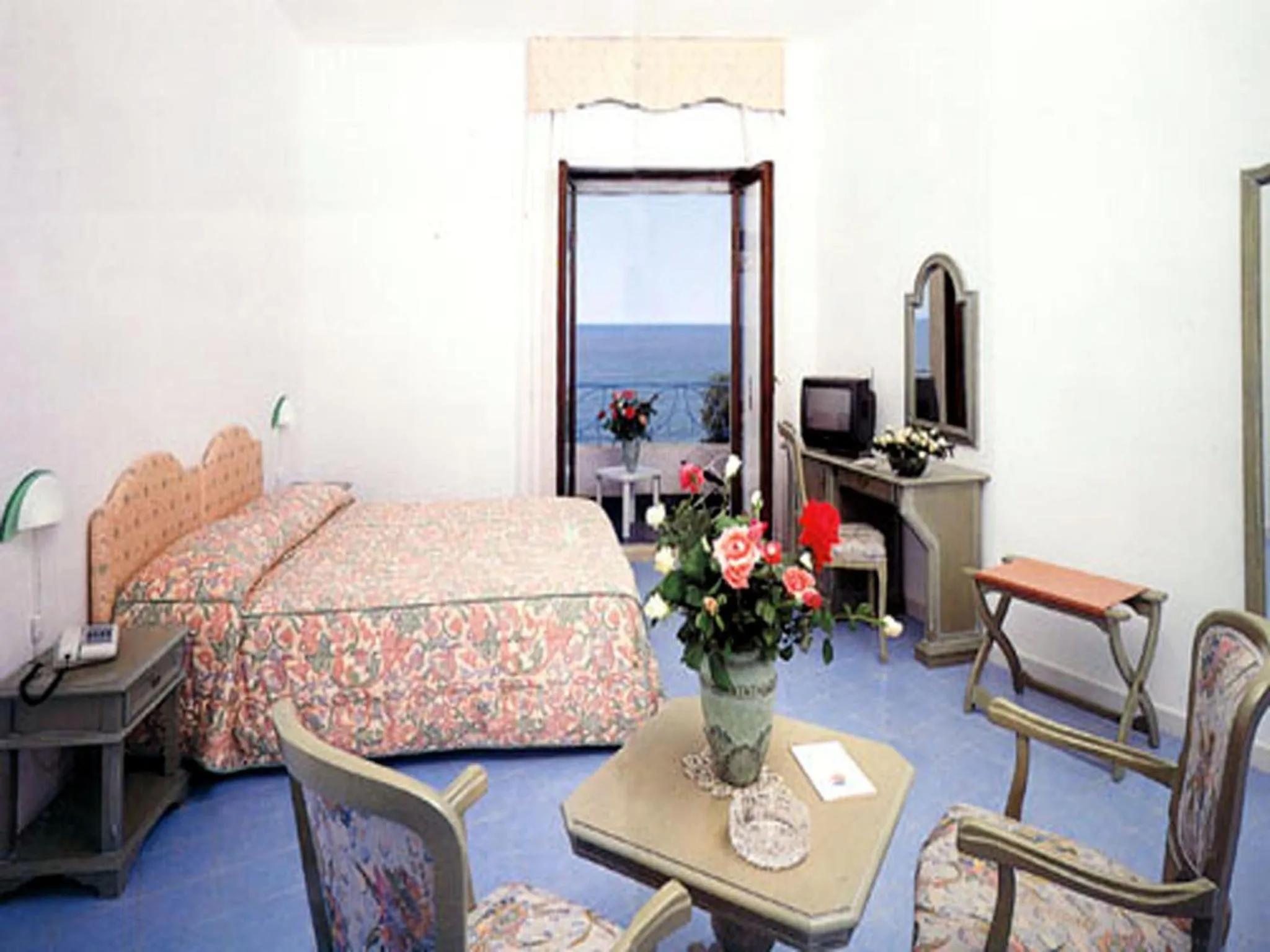 TV and multimedia, Bed in Hotel Poseidon