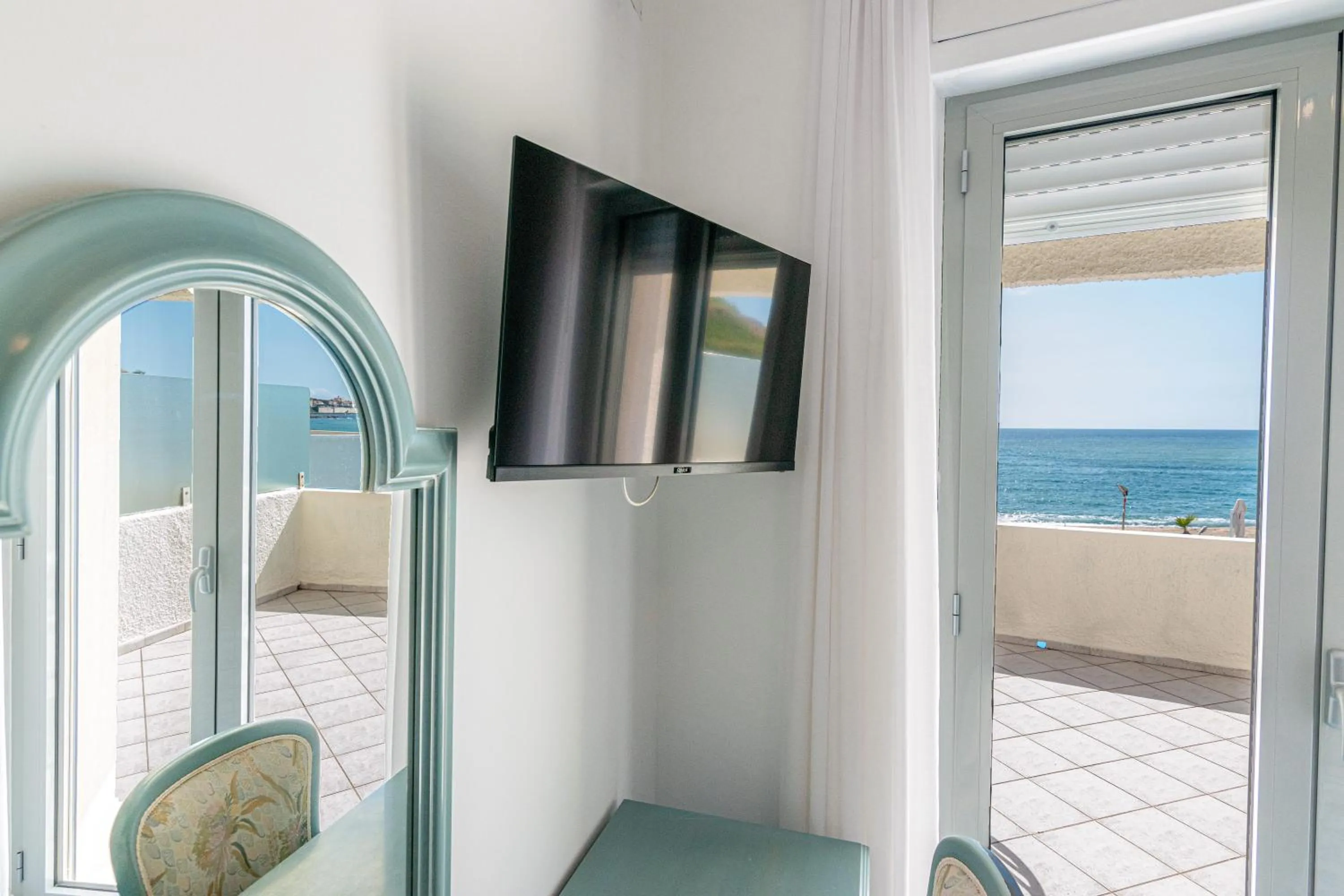 TV and multimedia in Hotel Poseidon