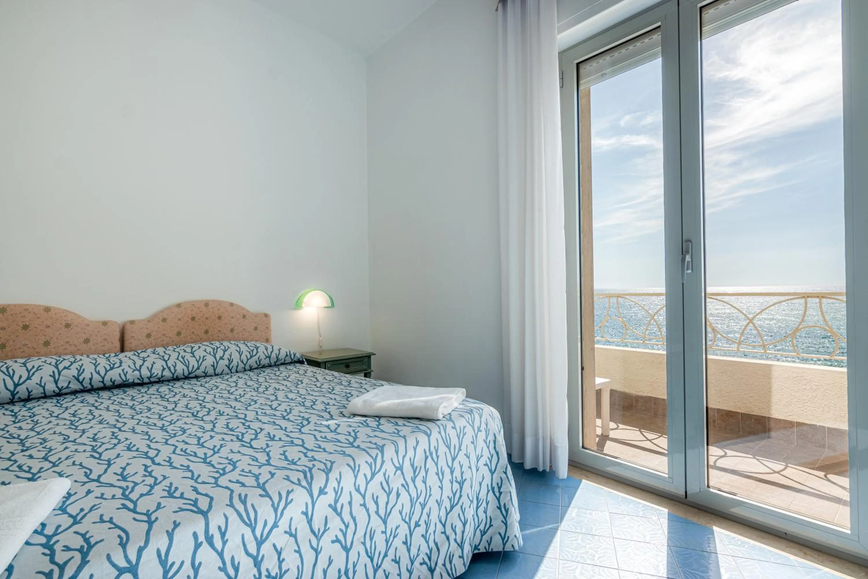 Sea view, Bed in Hotel Poseidon