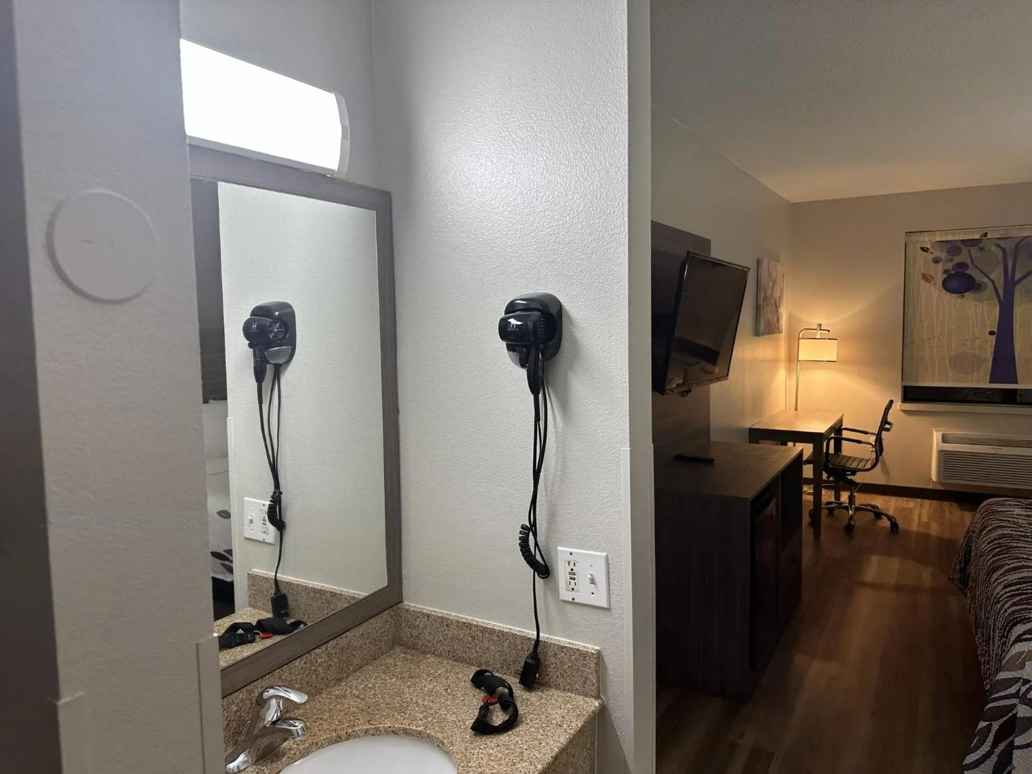 Bathroom in Red Roof Inn & Suites Middleborough