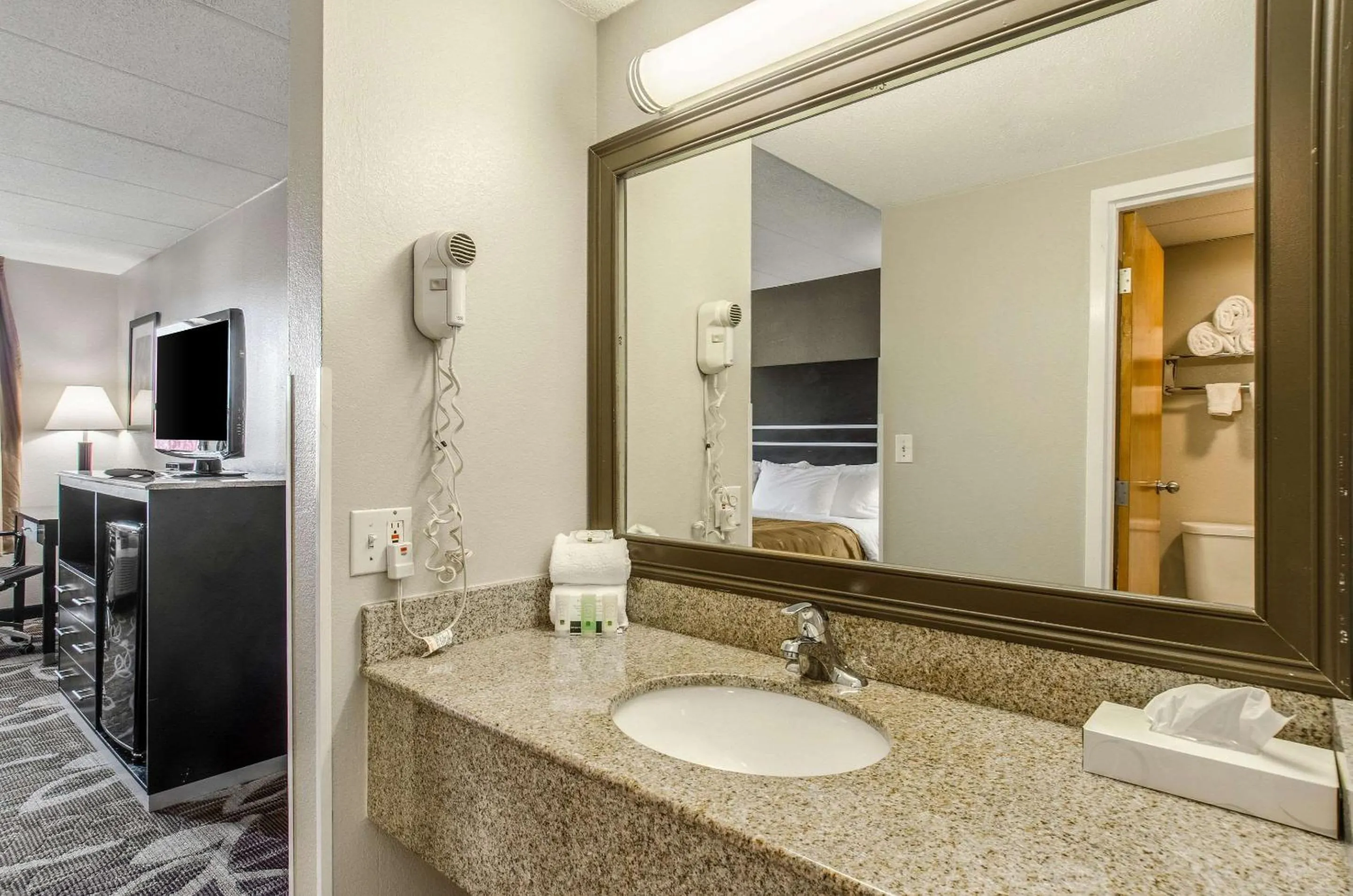 Photo of the whole room in Quality Inn Middleboro-Plymouth