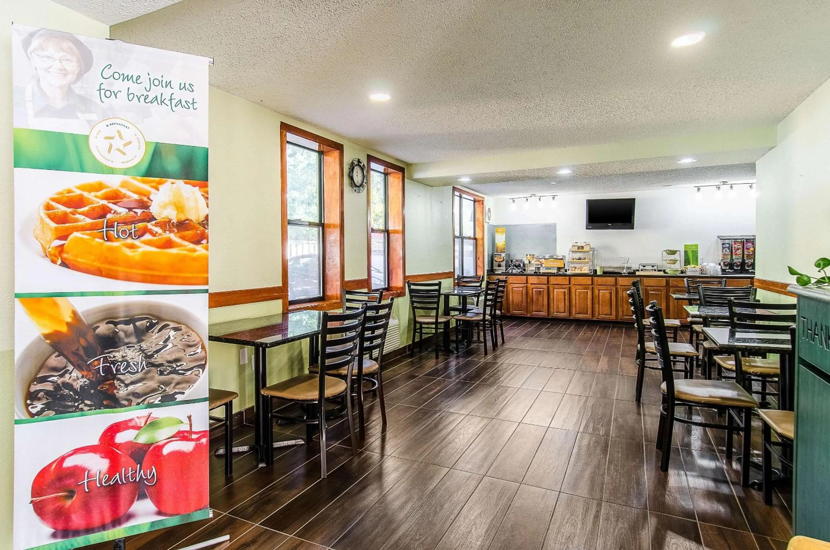 Restaurant/places to eat in Quality Inn Middleboro-Plymouth